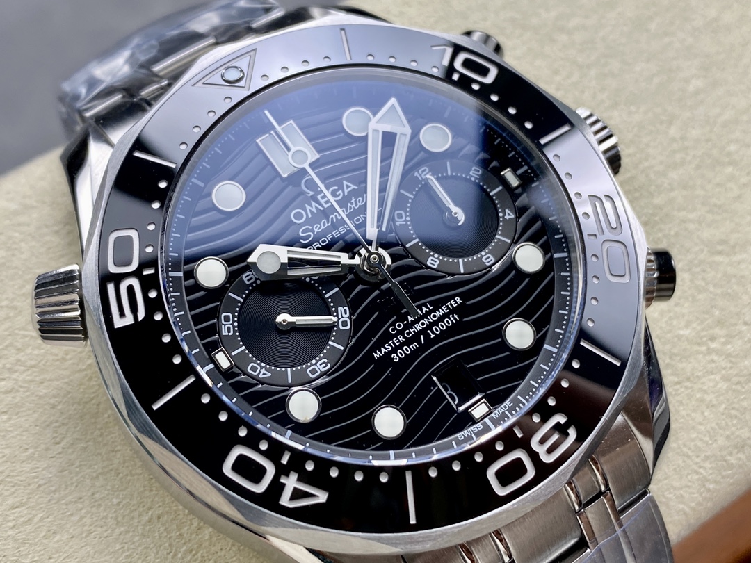 Super Clone 1:1 Omega Seamaster 300M Chronograph Black Dial & Bezel – Steel Bracelet