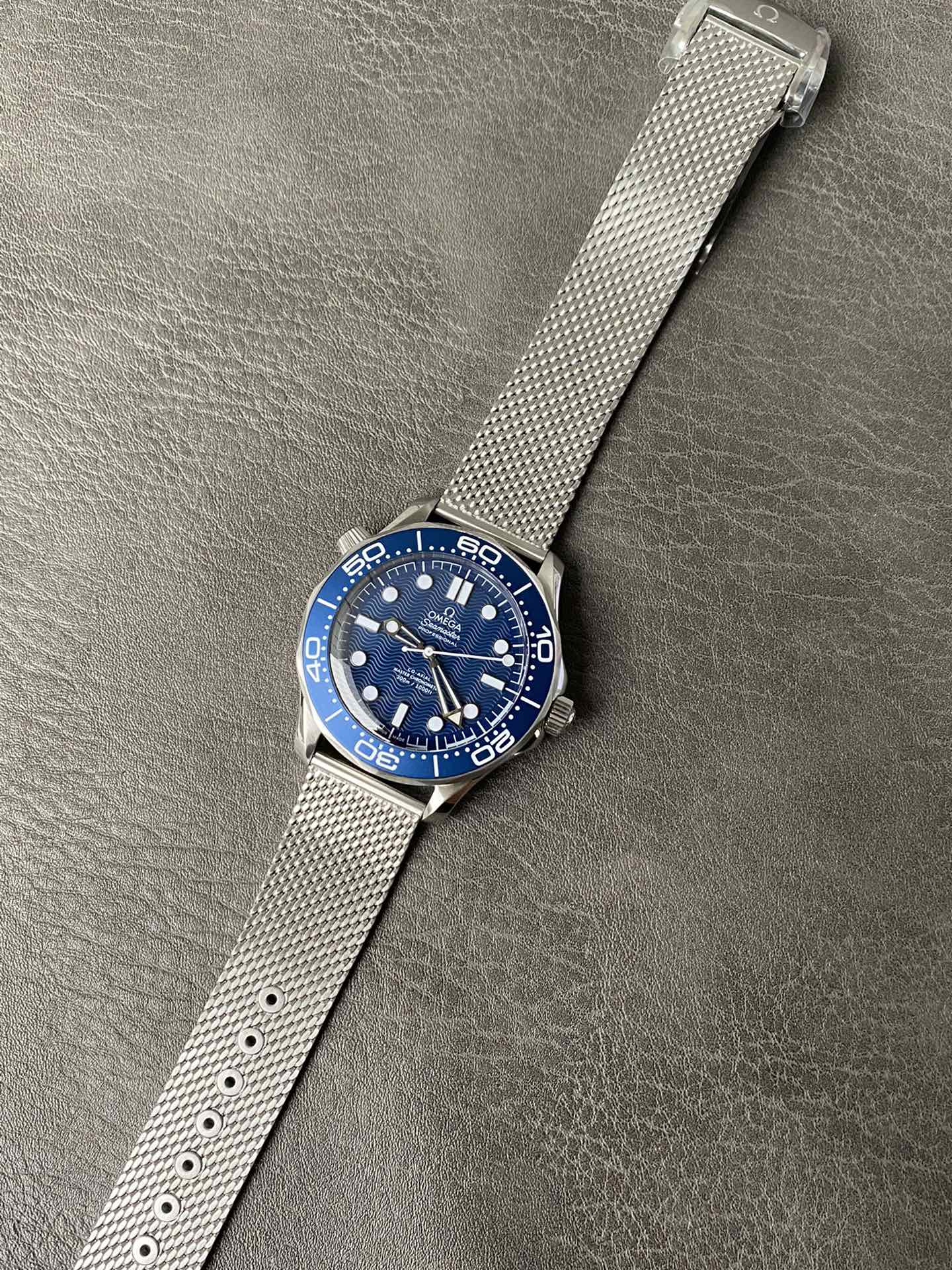 Super Clone 1:1 Omega Seamaster Diver 300M Blue Wave Dial – Milanese Mesh Bracelet / Co-Axial Master Chronometer
