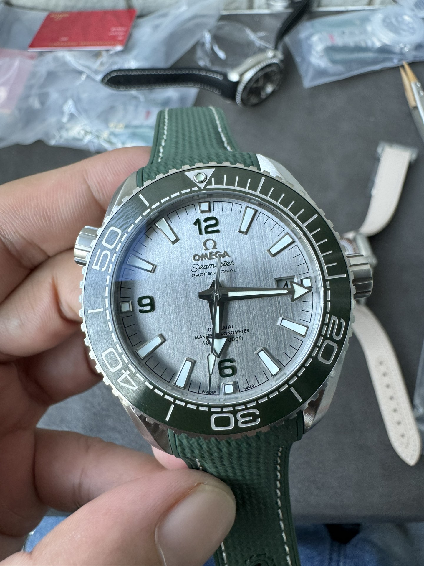 Super Clone 1:1 Omega Seamaster Planet Ocean 600M Green Bezel Silver Dial Diver Watch