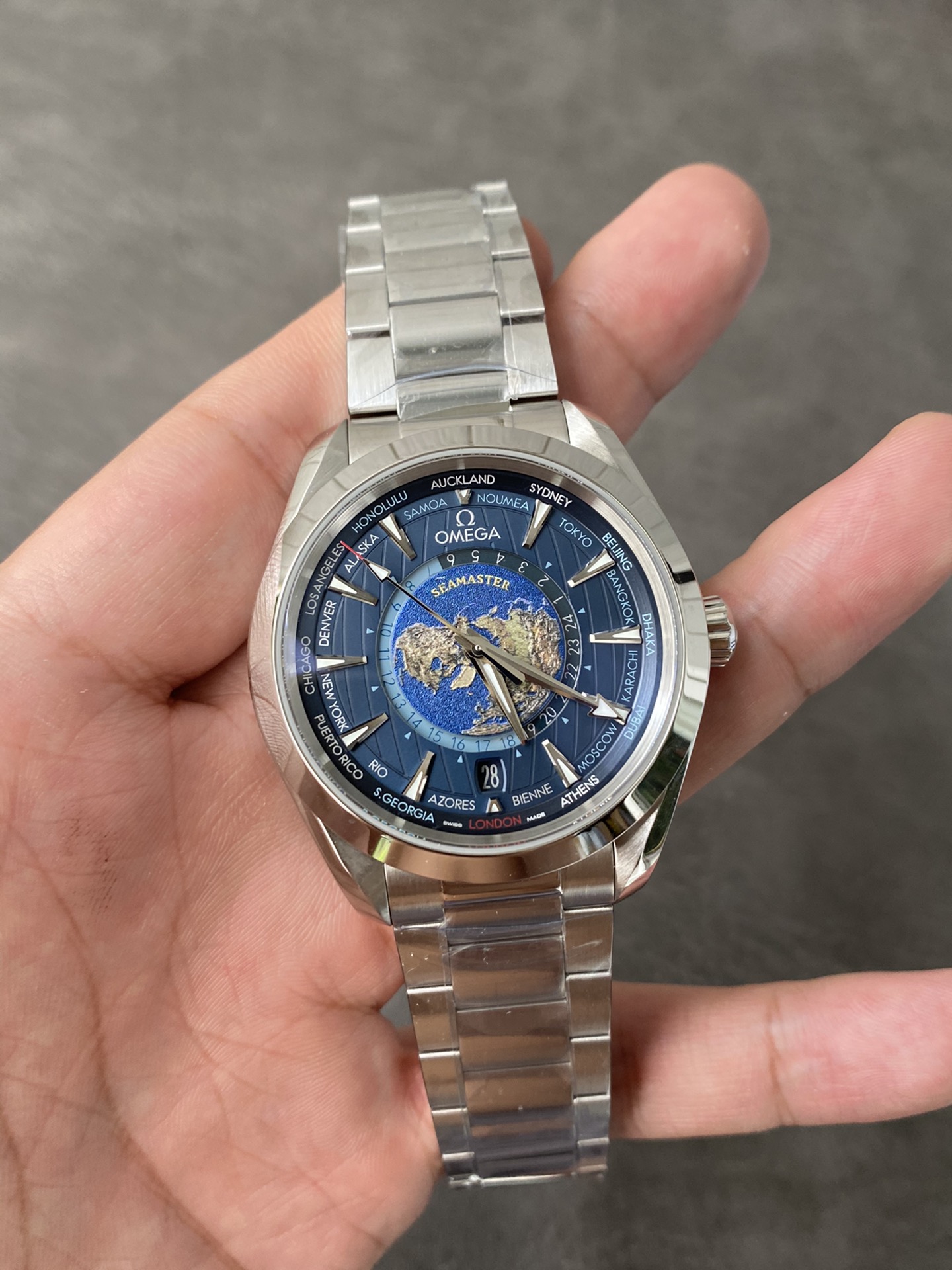 Super Clone 1:1 Omega Seamaster Aqua Terra Worldtimer Blue Dial – Globe Map / Steel Bracelet