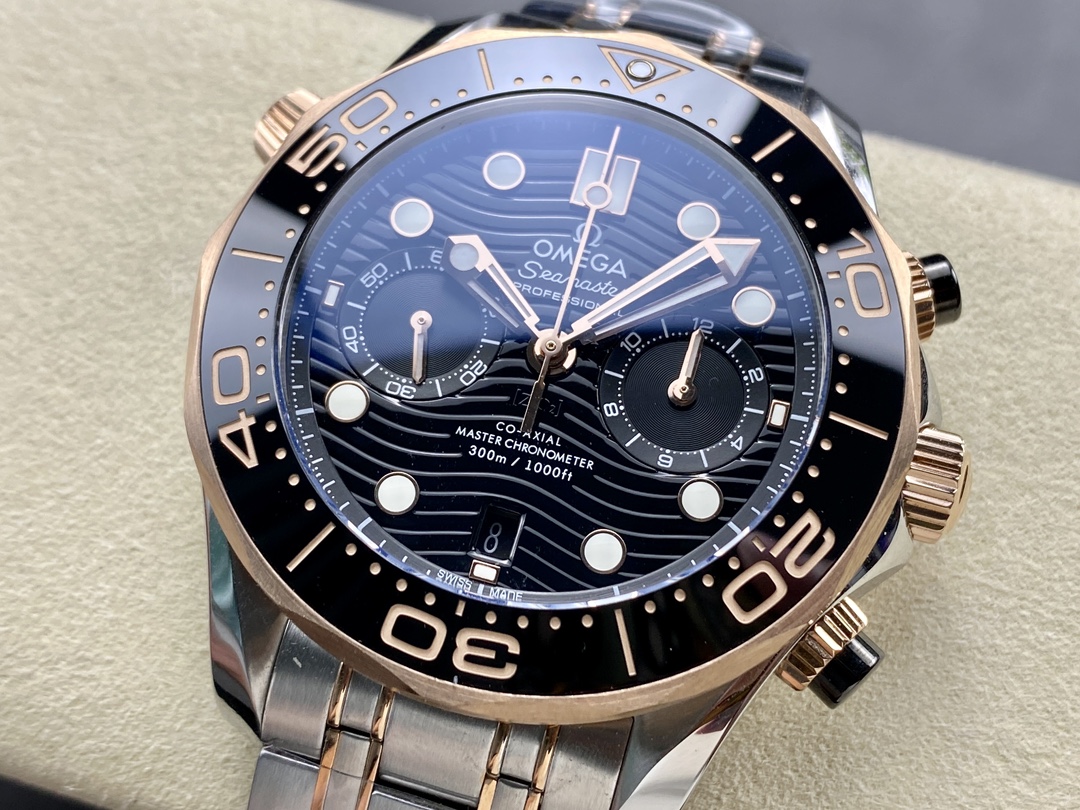 Super Clone 1:1 Omega Seamaster 300M Chronograph Black Dial Rose Gold Two-Tone Bracelet