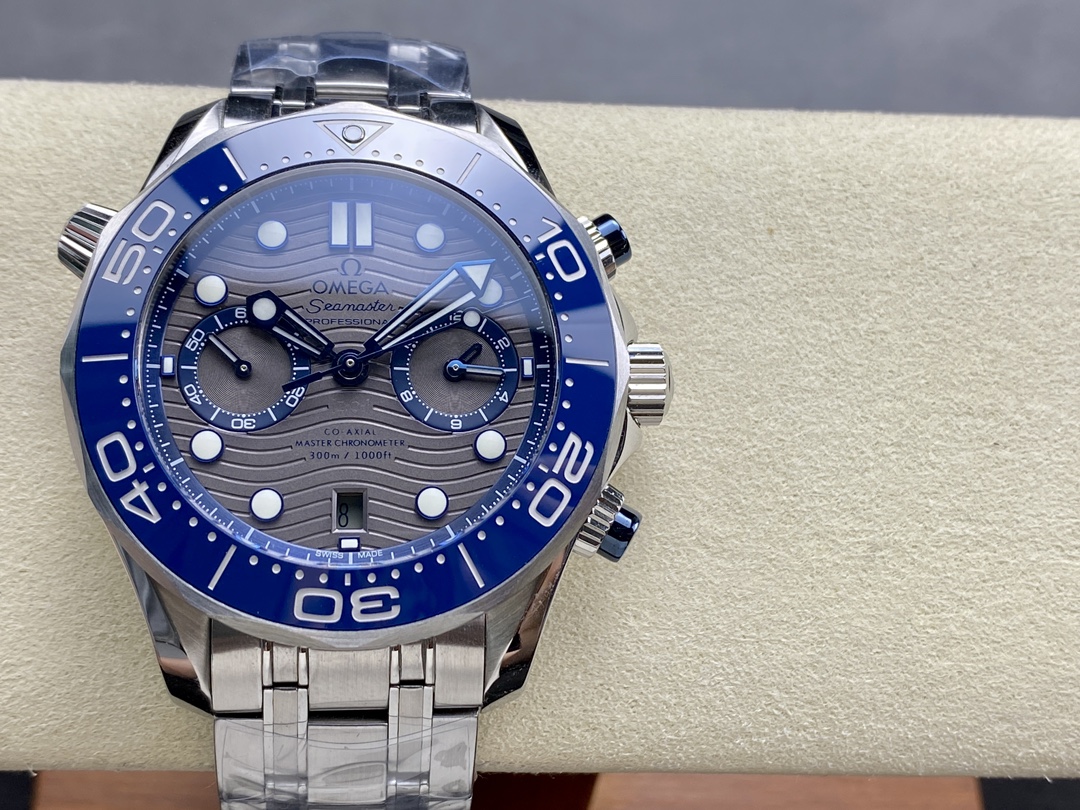 Super Clone 1:1 Omega Seamaster 300M Chronograph Grey Wave Dial with Blue Bezel – Steel Bracelet