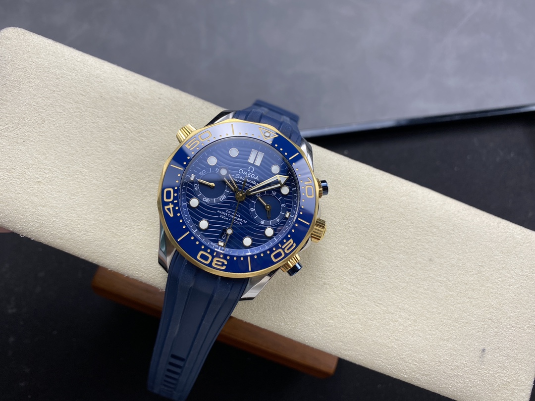 Super Clone 1:1 Omega Seamaster Diver 300M Chronograph Blue Dial Gold Bezel Rubber Strap