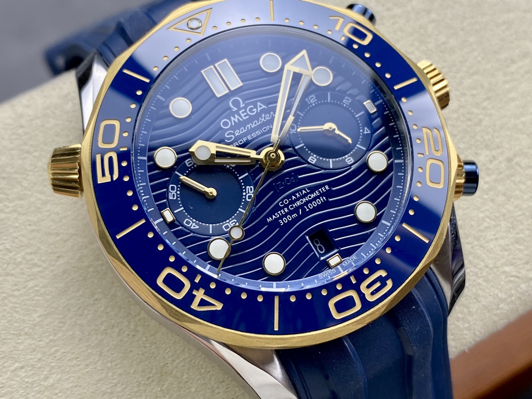 Super Clone 1:1 Omega Seamaster Diver 300M Chronograph Blue Dial Gold Bezel Rubber Strap