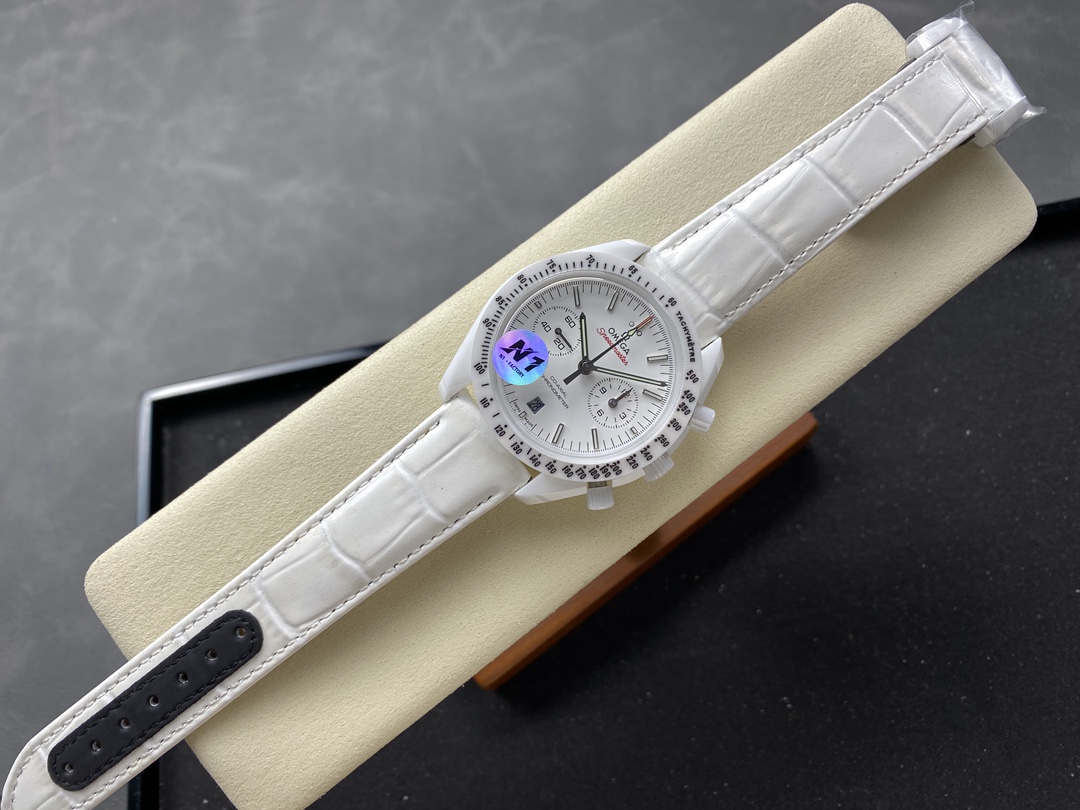 Super Clone 1:1 Omega Speedmaster White Ceramic Chronograph Watch