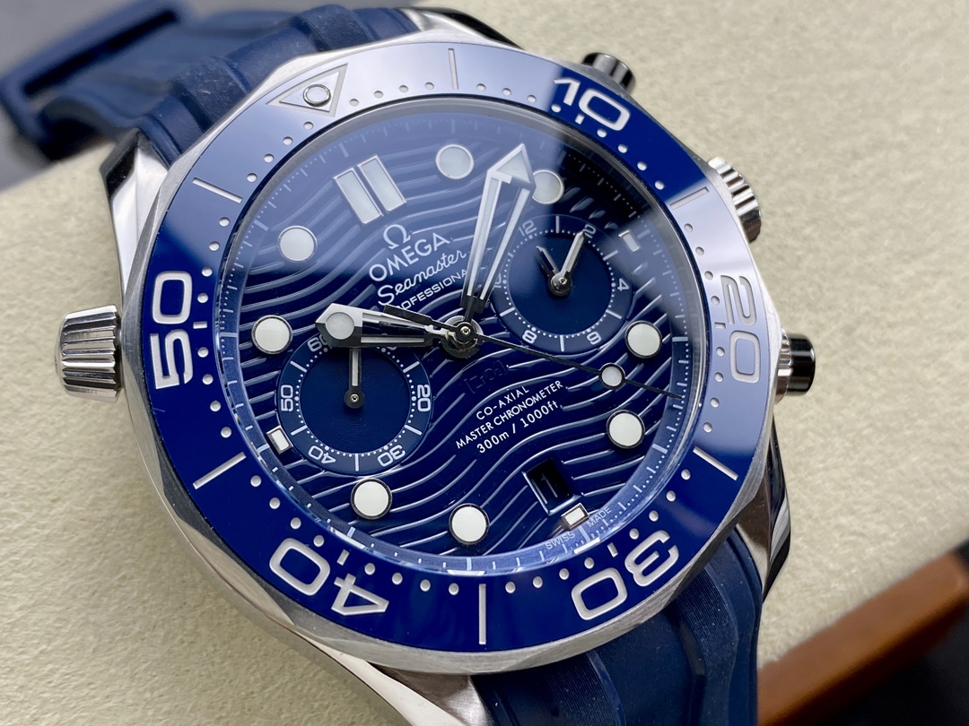 Super Clone 1:1 Omega Seamaster Diver 300M Chronograph Blue Dial Rubber Strap