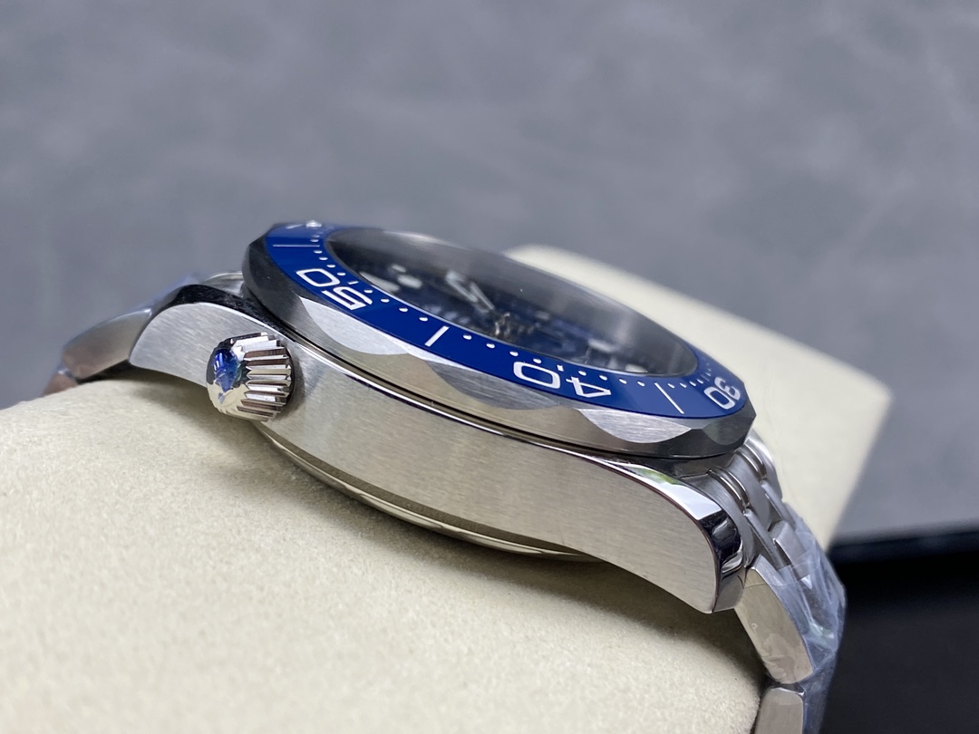 Super Clone 1:1 Omega Seamaster 300M Chronograph Blue Dial Stainless Steel Bracelet