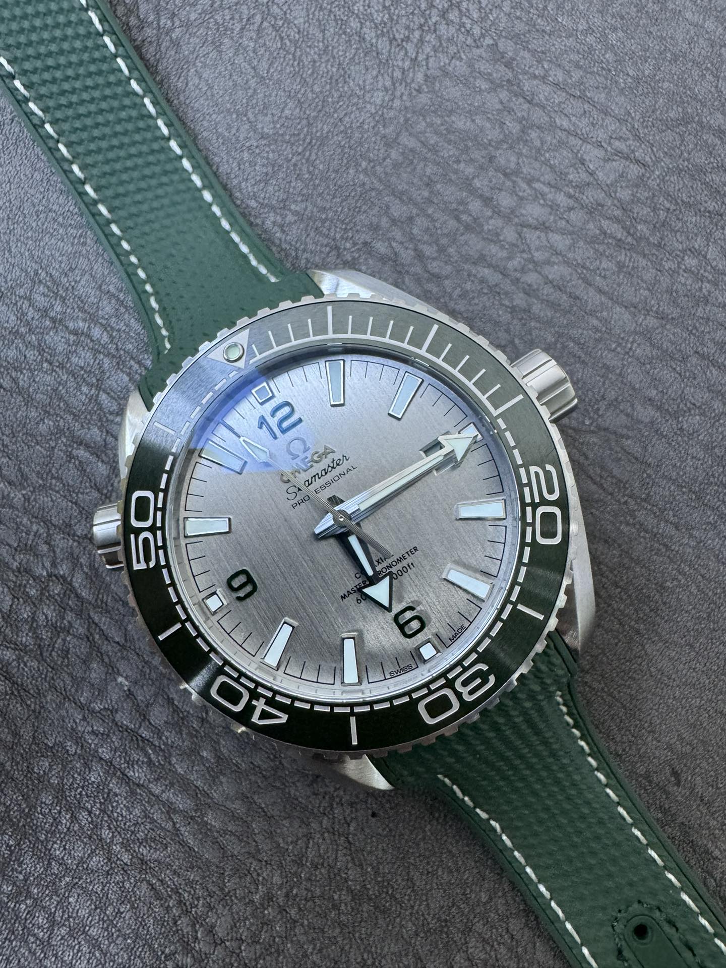 Super Clone 1:1 Omega Seamaster Planet Ocean 600M Green Bezel Silver Dial Diver Watch