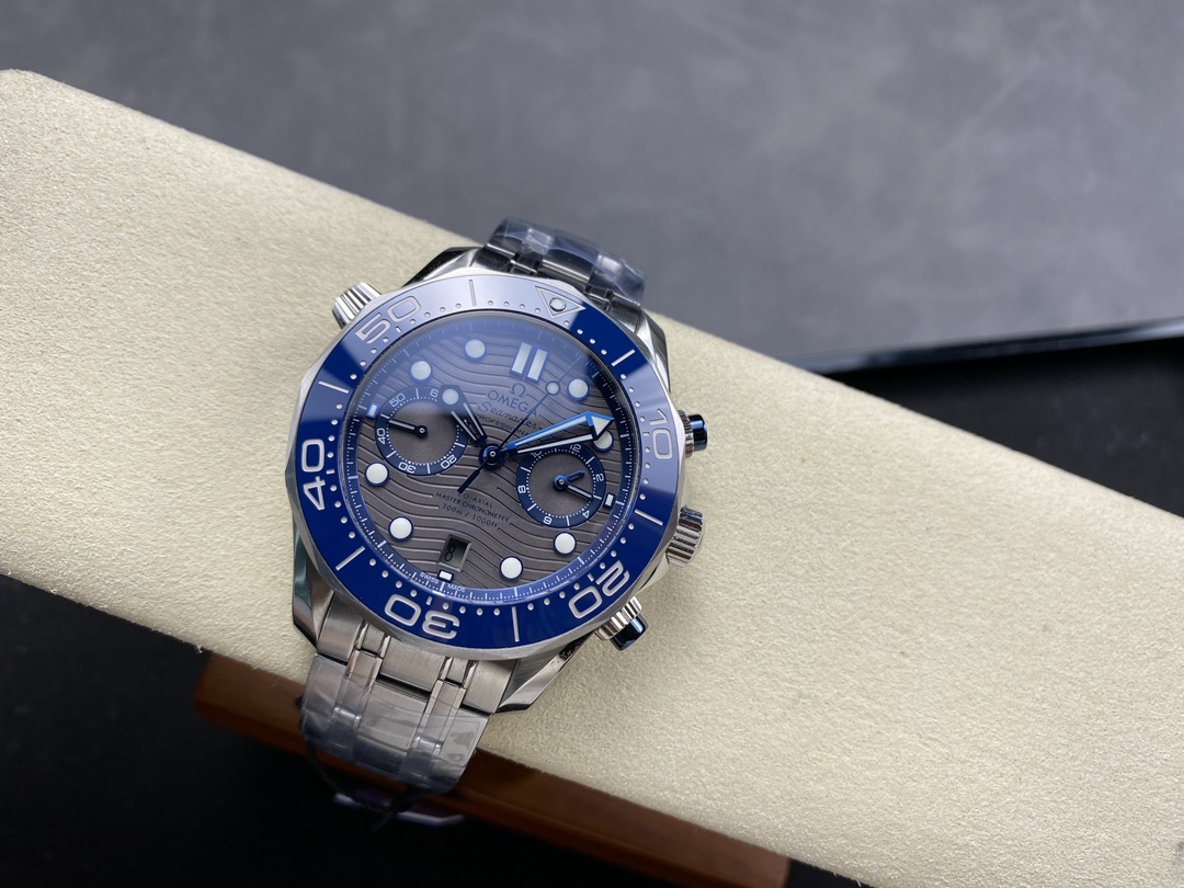 Super Clone 1:1 Omega Seamaster 300M Chronograph Grey Wave Dial with Blue Bezel – Steel Bracelet