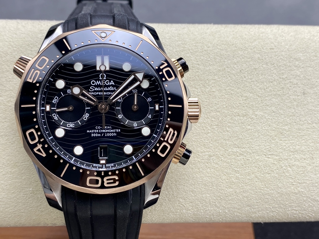 Super Clone 1:1 Omega Seamaster Diver Black Chrono – Rose Gold & Rubber Strap