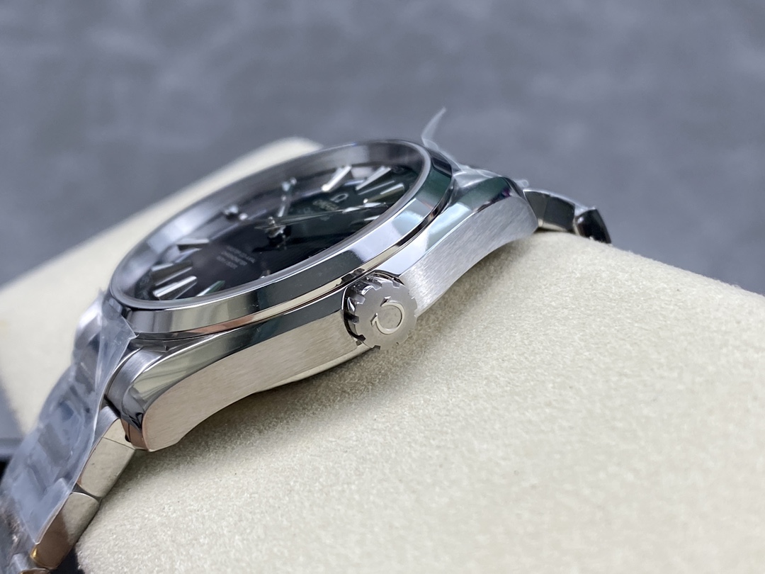 Super Clone 1:1 Omega Seamaster Aqua Terra 150M Black Dial Stainless Steel Bracelet