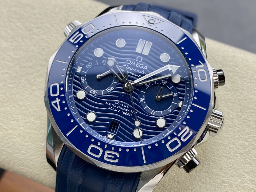 Super Clone 1:1 Omega Seamaster Diver 300M Chronograph Blue Dial Rubber Strap