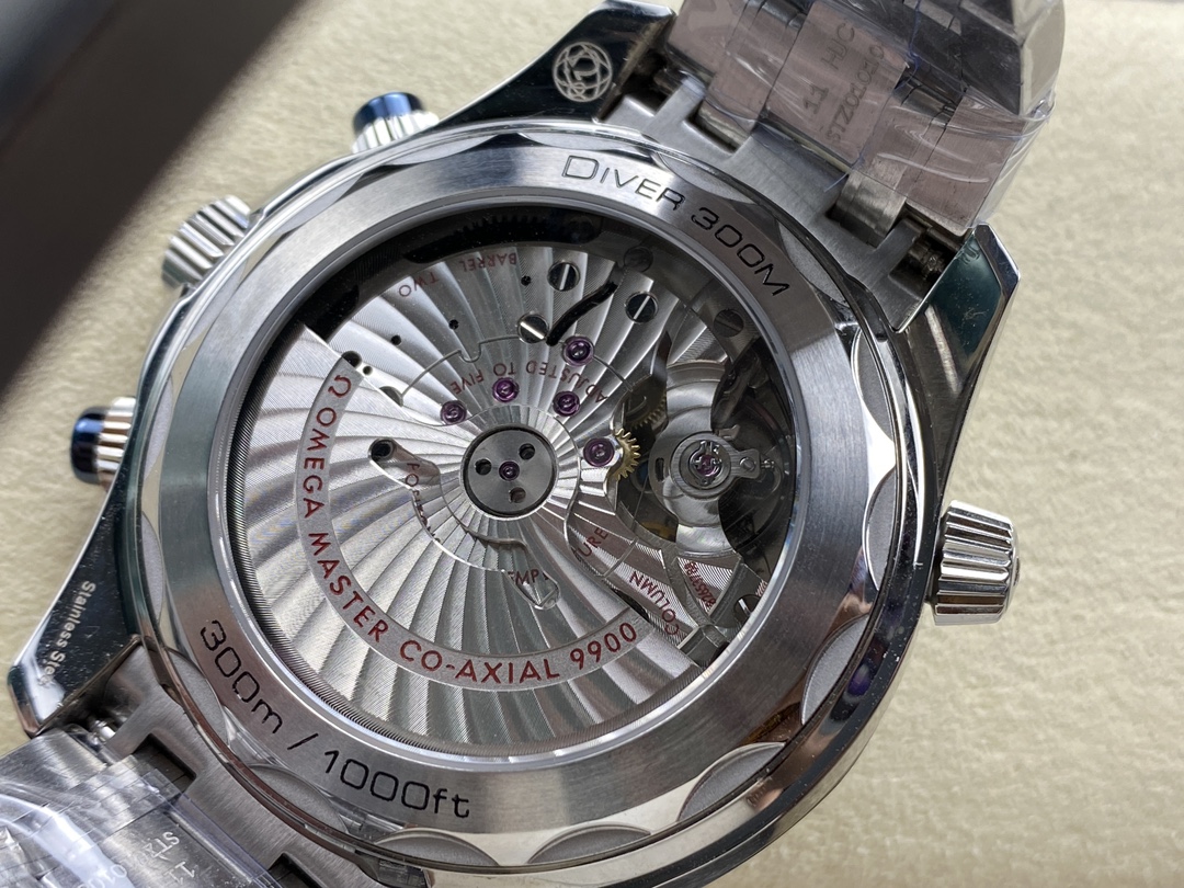 Super Clone 1:1 Omega Seamaster 300M Chronograph Grey Wave Dial with Blue Bezel – Steel Bracelet