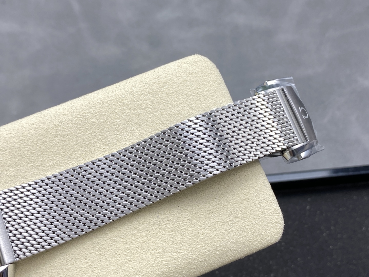 Super Clone 1:1 Omega Seamaster Diver 300M Black Wave Dial with Mesh Bracelet