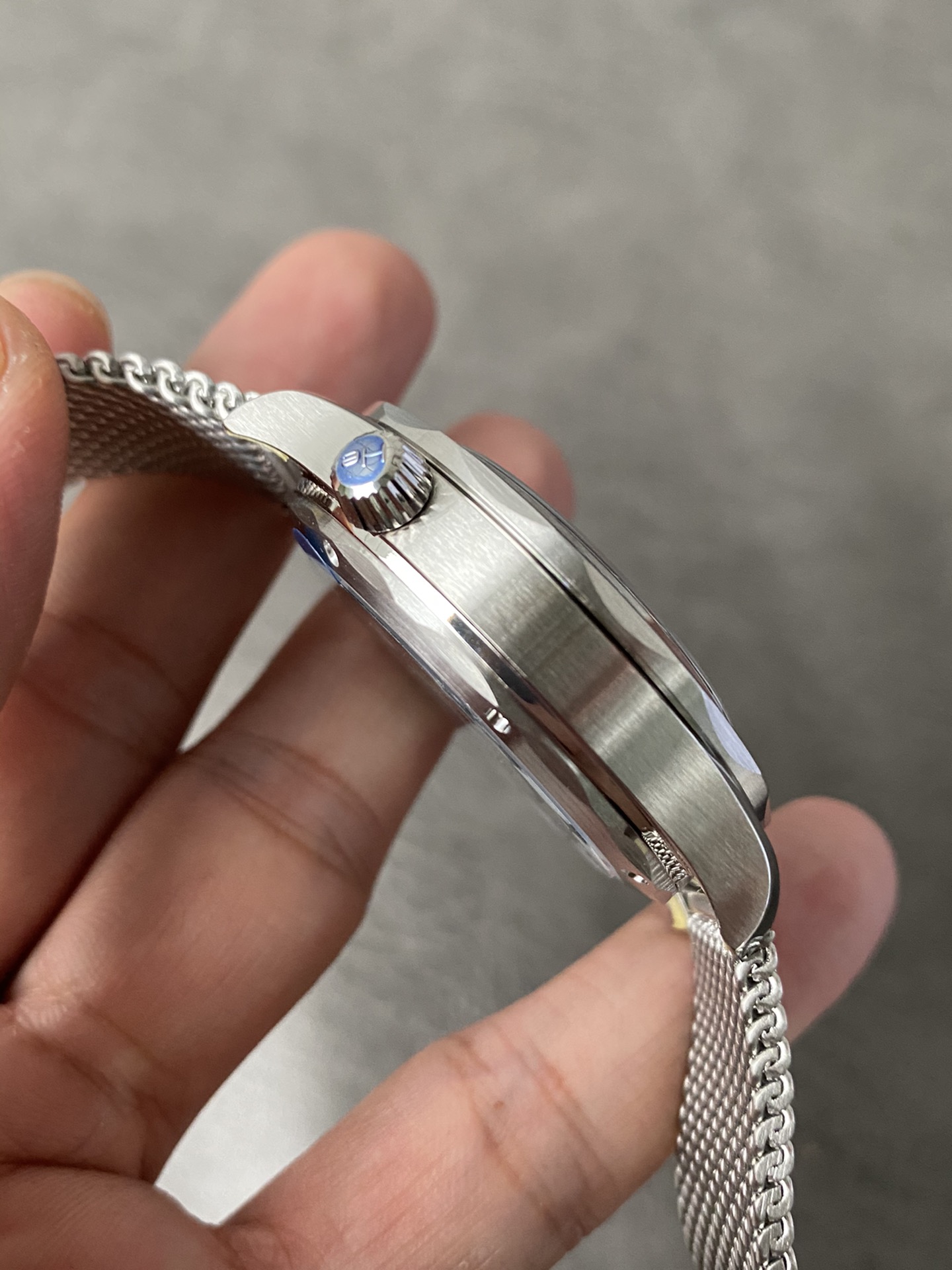 Super Clone 1:1 Omega Seamaster Diver 300M Blue Wave Dial – Milanese Mesh Bracelet / Co-Axial Master Chronometer