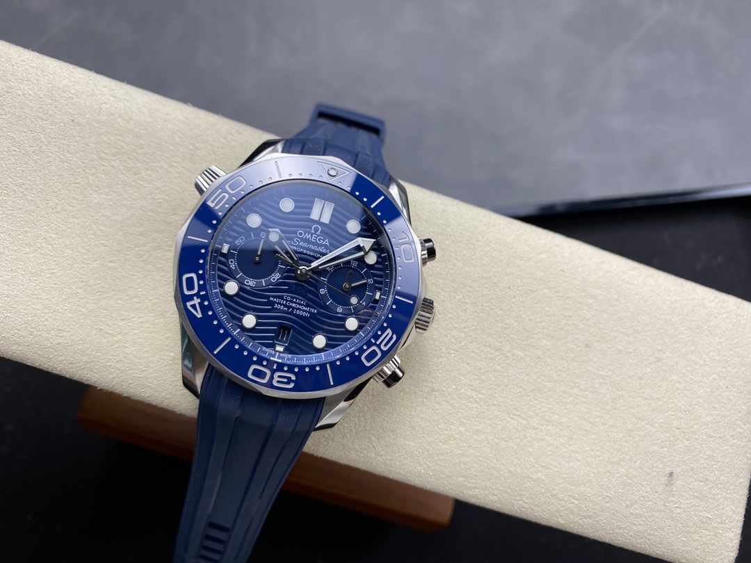 Super Clone 1:1 Omega Seamaster Diver 300M Chronograph Blue Dial Rubber Strap