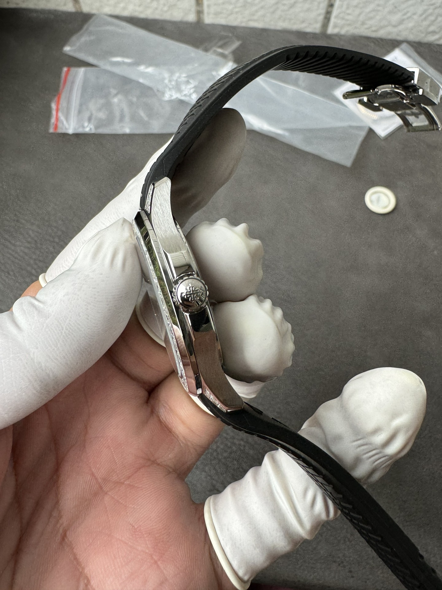 Super Clone 1:1 Patek Philippe Aquanaut Black Dial – Diamond Bezel / Black Rubber Strap / Date Display