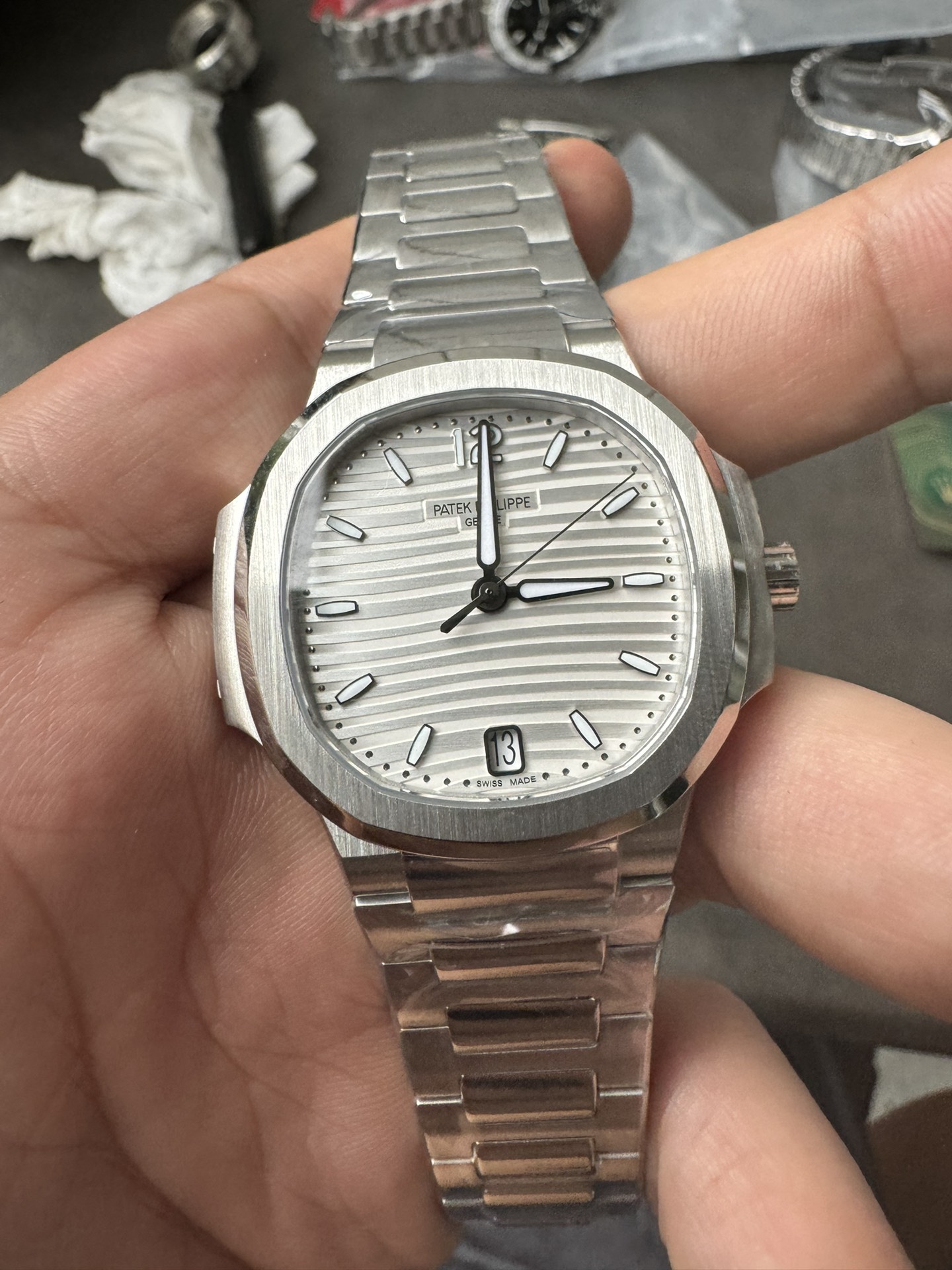 Super Clone 1:1 Patek Philippe Nautilus 7118/1A – Stainless Steel / Silver Embossed Dial