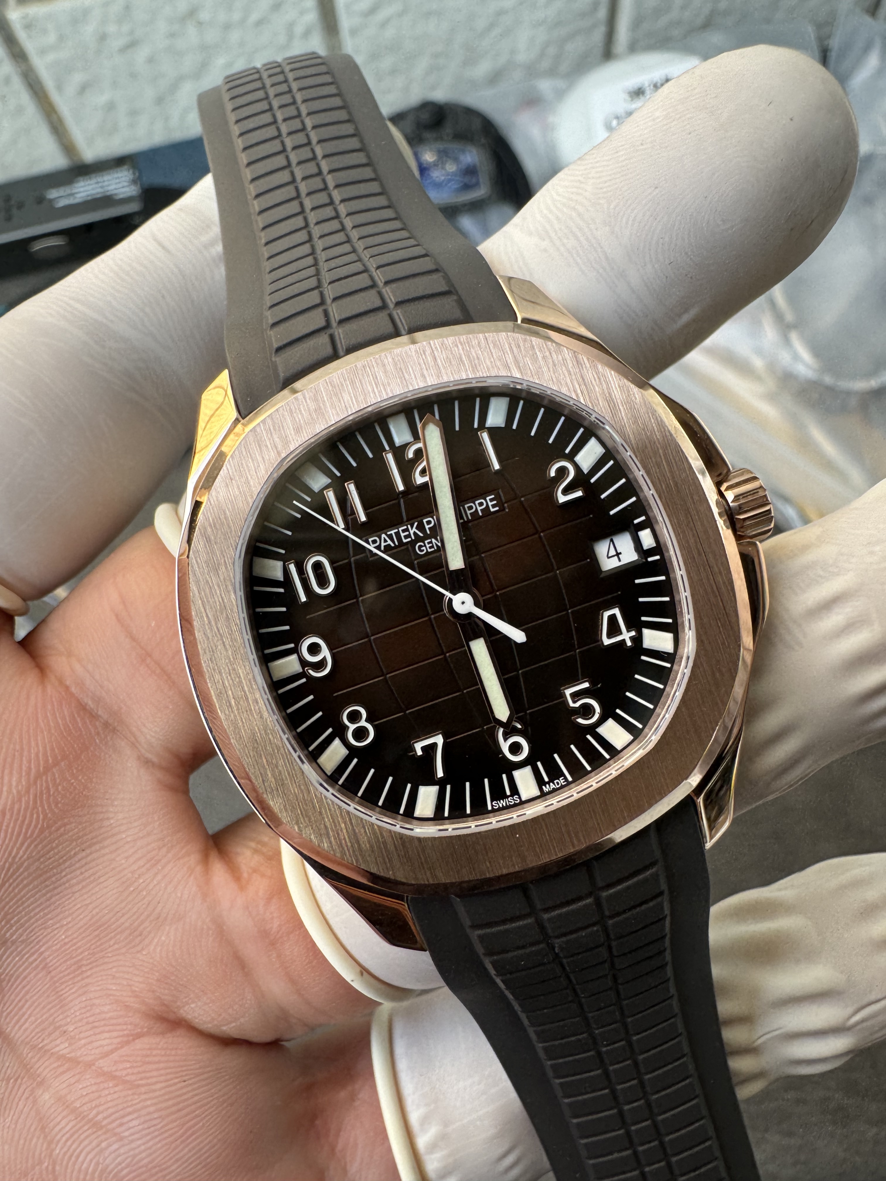Super Clone 1:1 Patek Philippe Aquanaut 5167R – Rose Gold Case / Black Dial / Rubber Strap