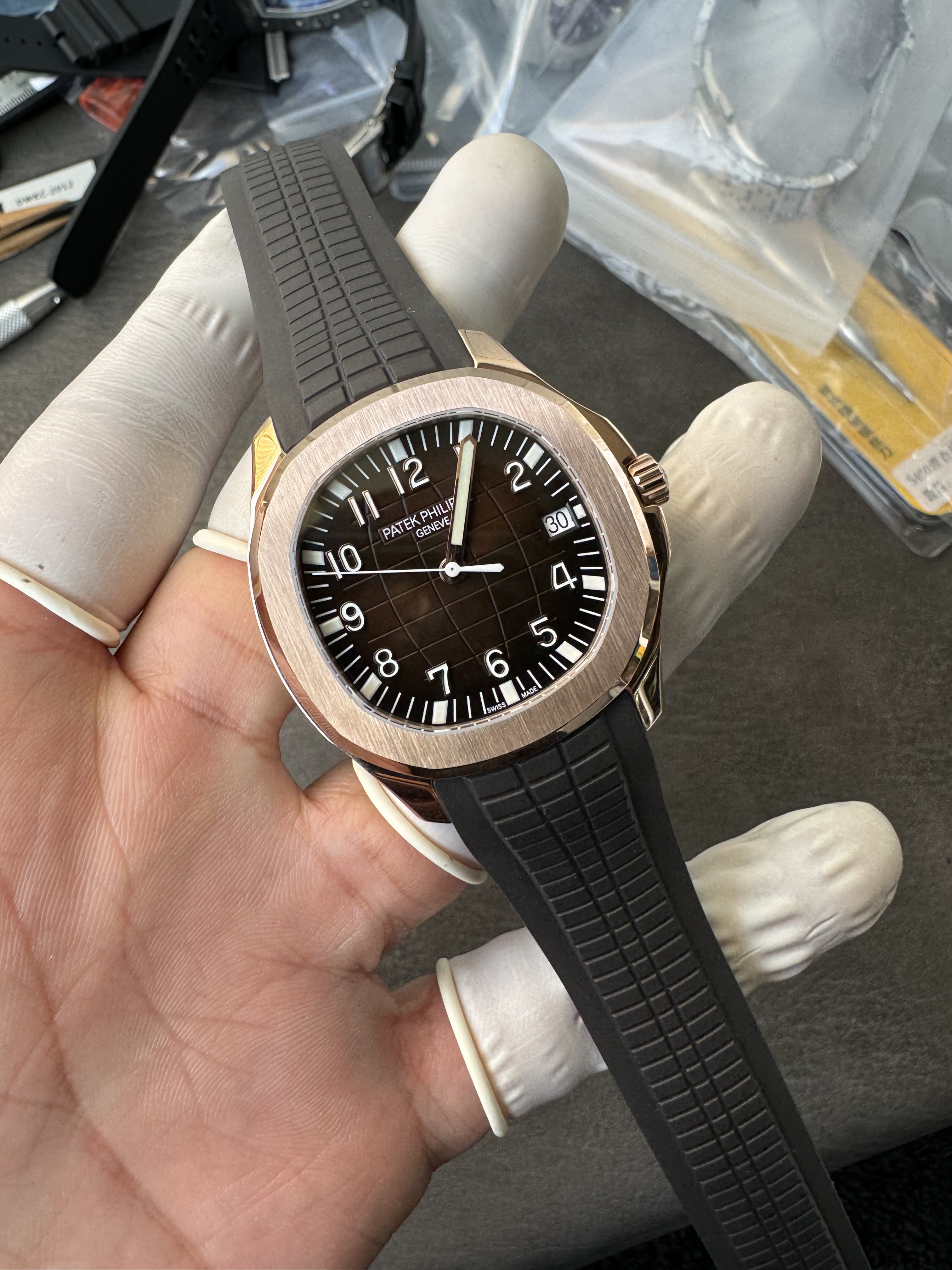 Super Clone 1:1 Patek Philippe Aquanaut 5167R – Rose Gold Case / Black Dial / Rubber Strap