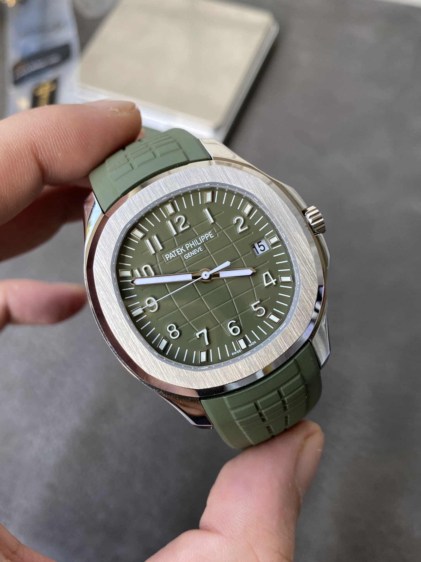 Super Clone 1:1 Patek Philippe Aquanaut 5168G – Green Olive Dial / Vero Rubber Strap / Date Display