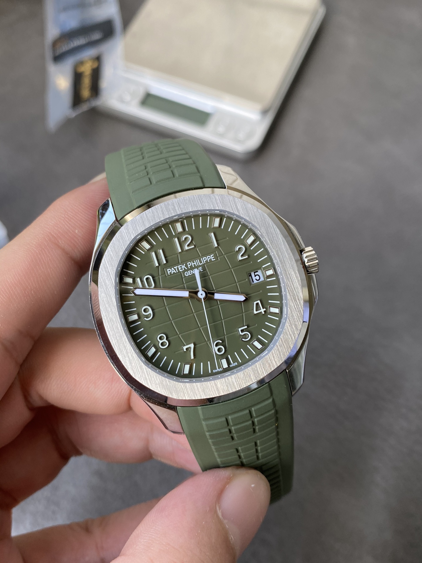 Super Clone 1:1 Patek Philippe Aquanaut 5168G – Green Olive Dial / Vero Rubber Strap / Date Display