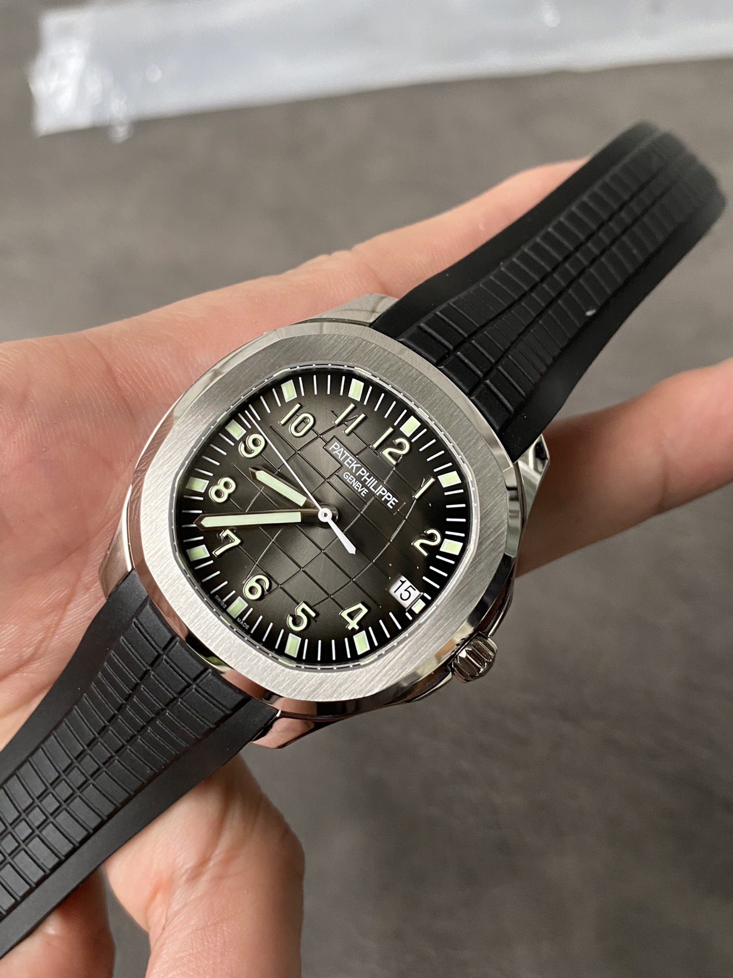 Super Clone 1:1 Patek Philippe Aquanaut Black Dial – Stainless Steel Case / Black Rubber Strap