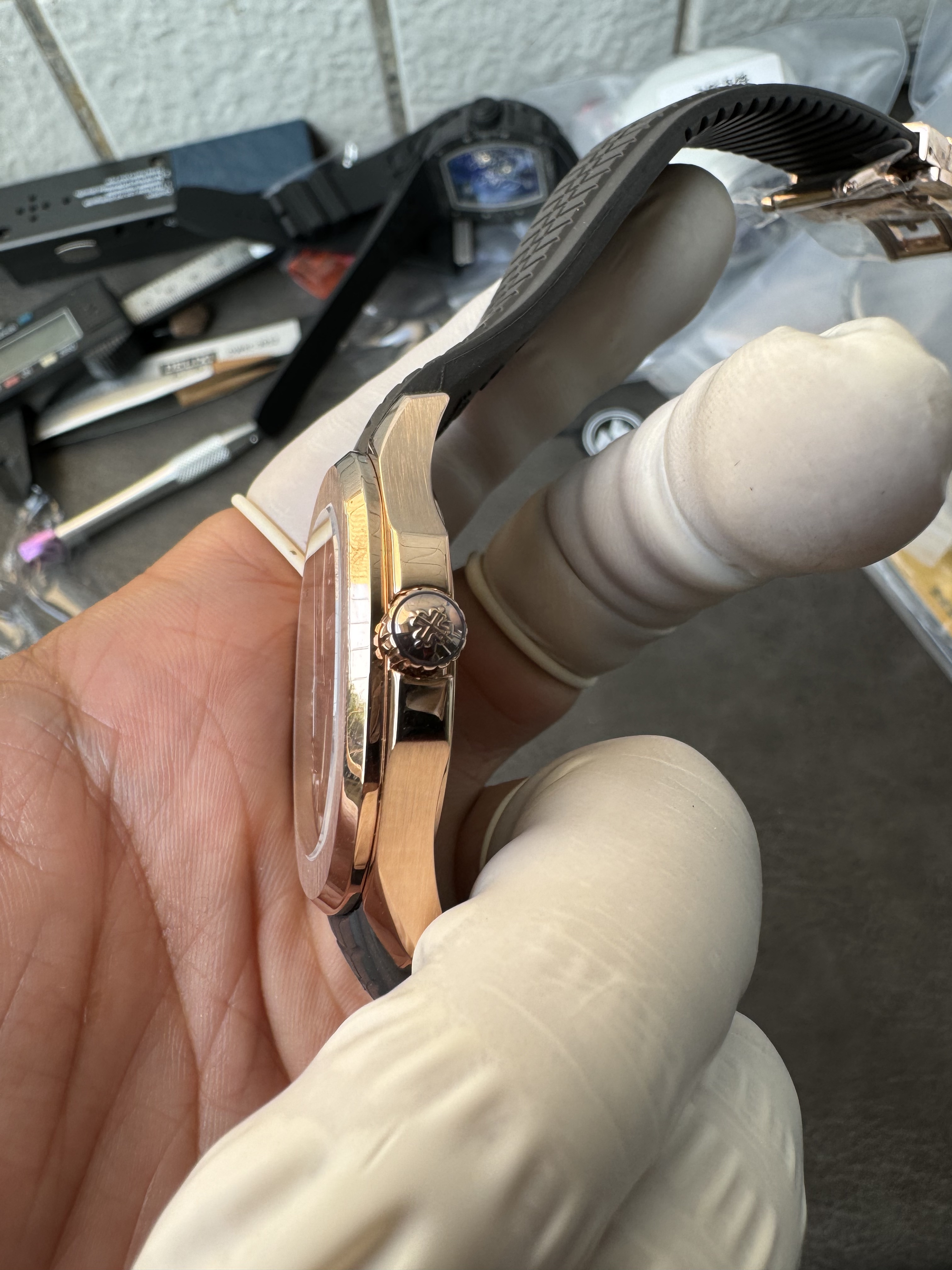 Super Clone 1:1 Patek Philippe Aquanaut 5167R – Rose Gold Case / Black Dial / Rubber Strap