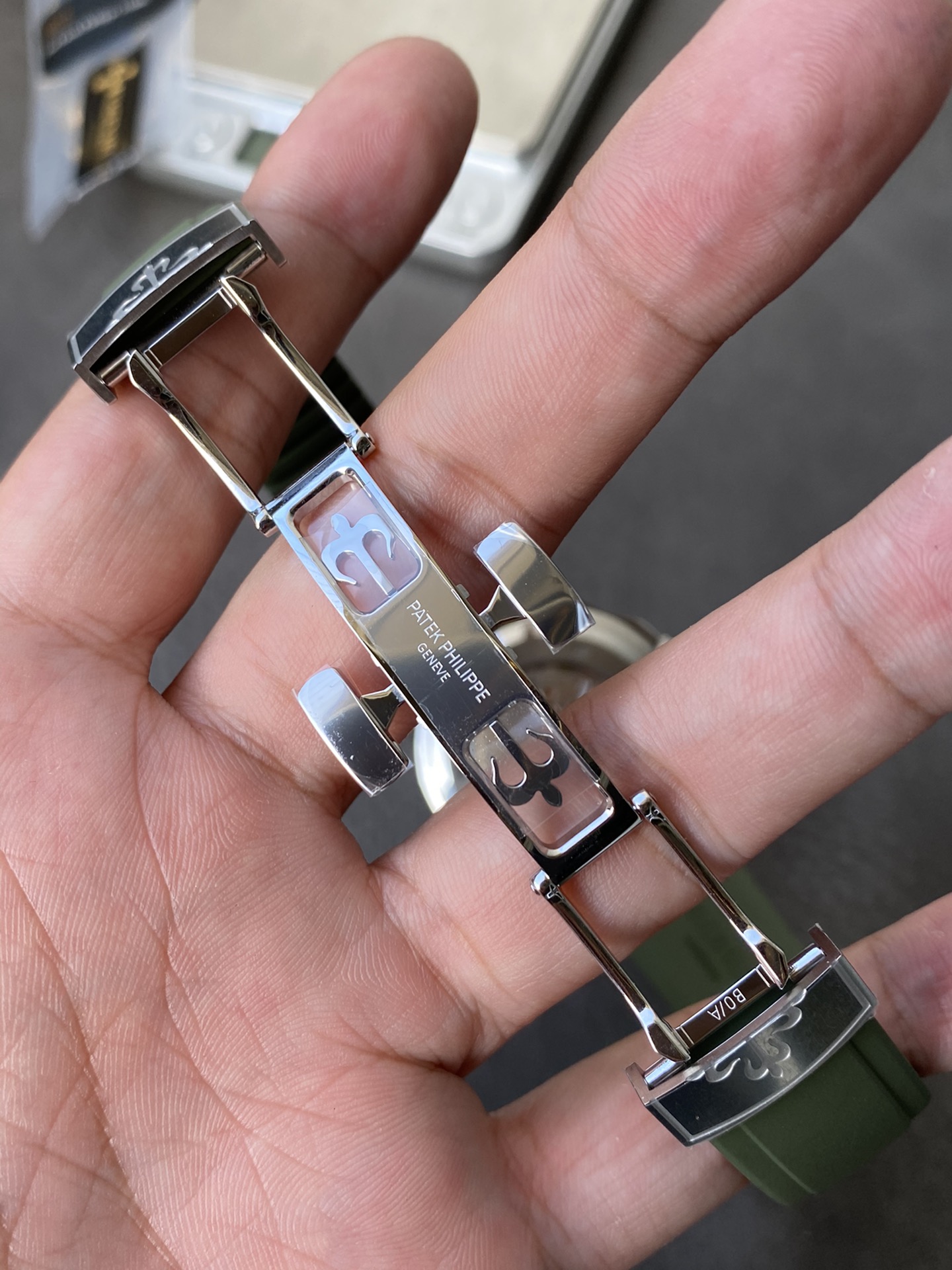 Super Clone 1:1 Patek Philippe Aquanaut 5168G – Green Olive Dial / Vero Rubber Strap / Date Display