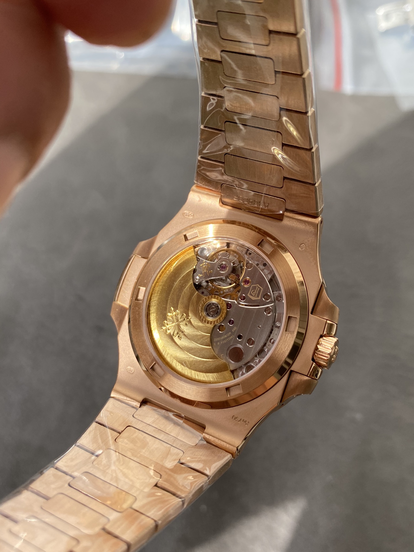 Super Clone 1:1 Patek Philippe Nautilus 5711/1R – Rose Gold / Chocolate Brown Dial / Full RG Bracelet / Date Display