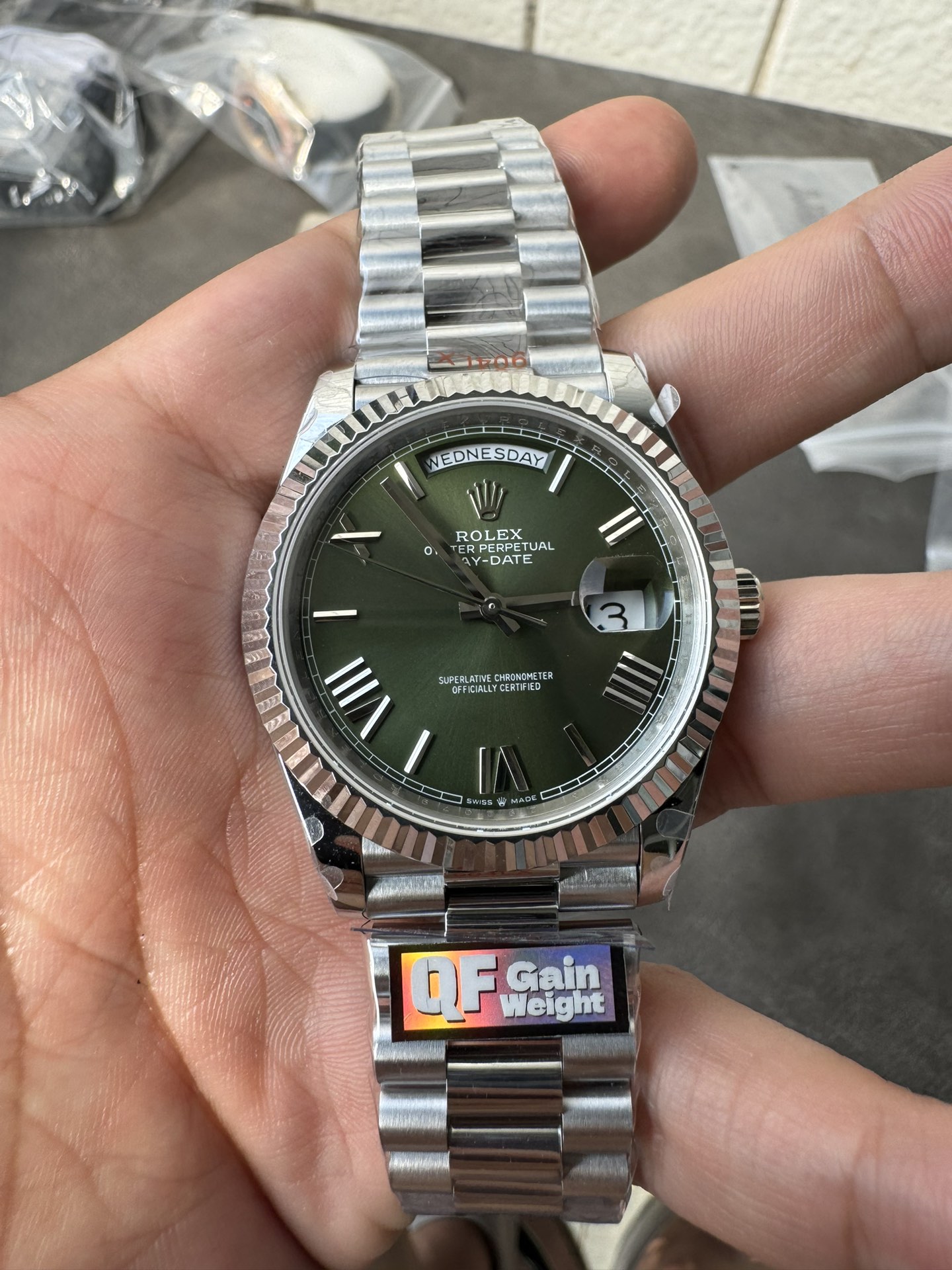 Super Clone Rolex 1:1 Day-Date 40 228239 Olive Green Roman Dial White Gold Watch