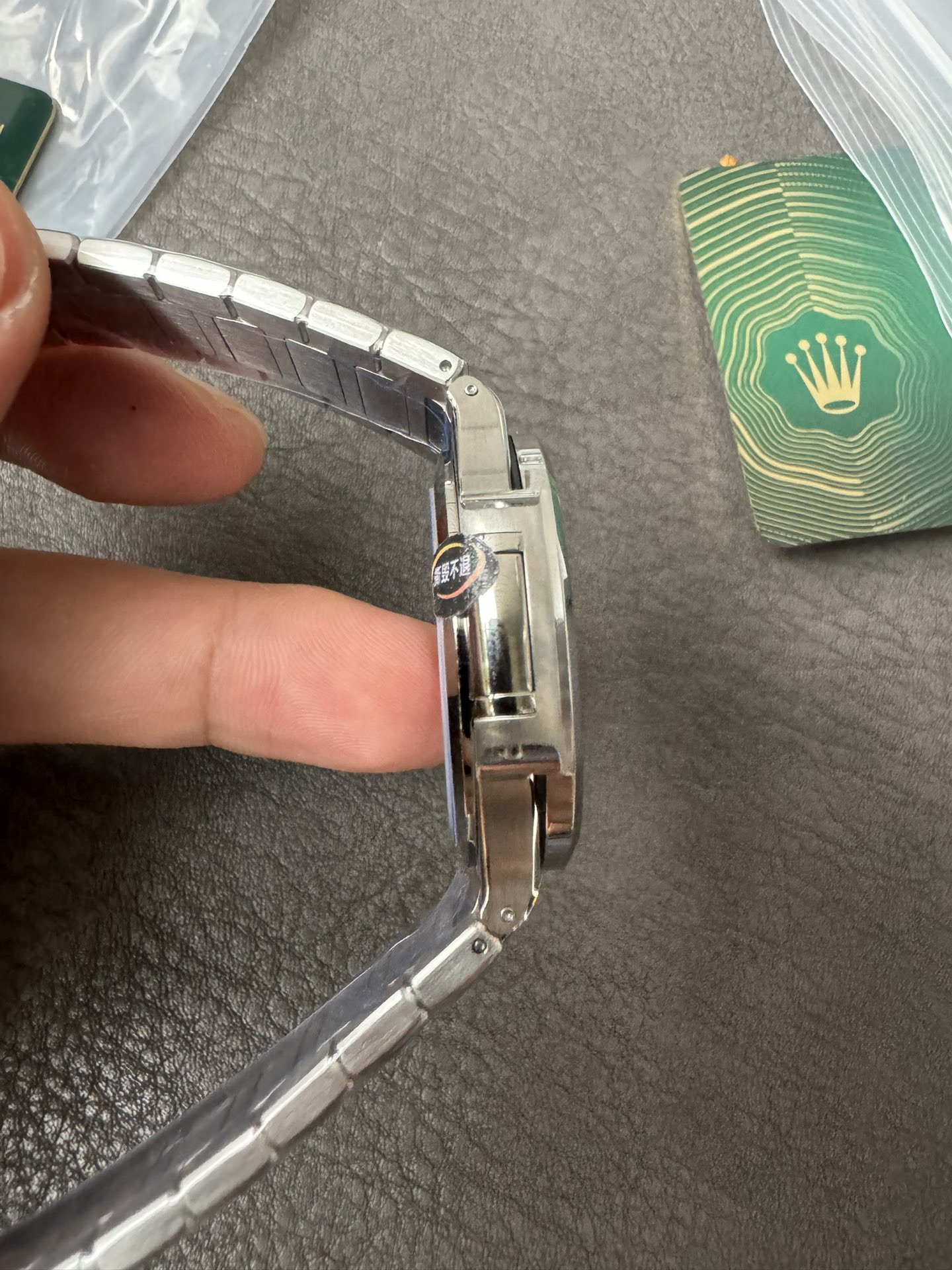 Super Clone 1:1 Patek Philippe Nautilus 7118/1A – Stainless Steel / Silver Embossed Dial