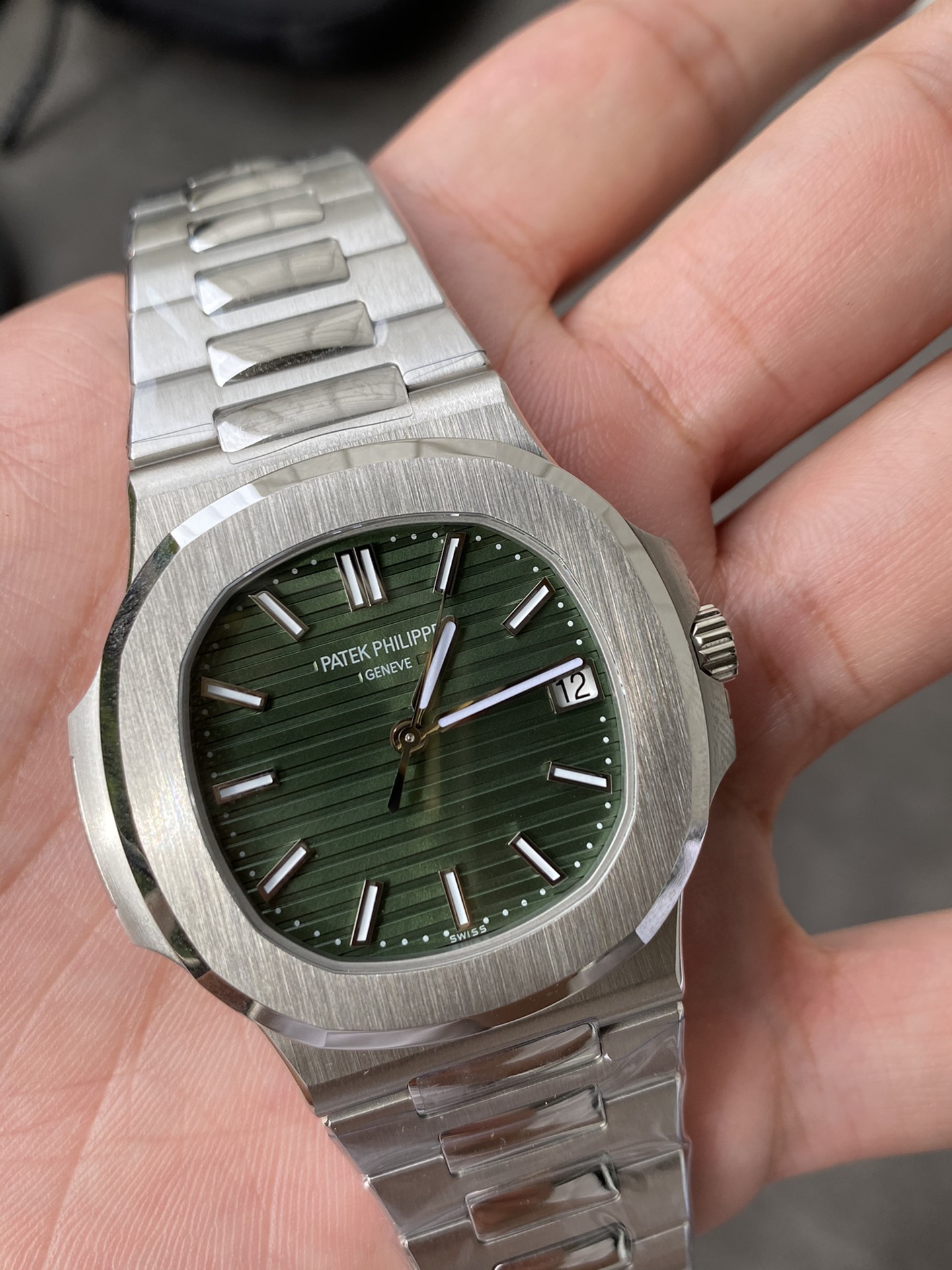 Super Clone 1:1 Patek Philippe Nautilus 5711/1A – Green Dial / Full Stainless Steel