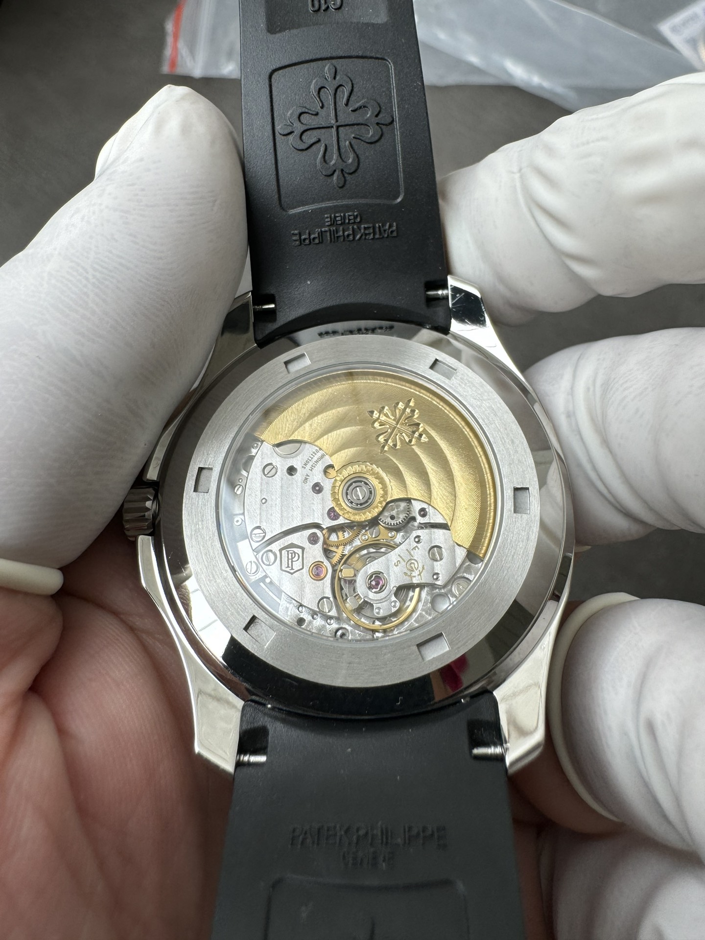 Super Clone 1:1 Patek Philippe Aquanaut Black Dial – Diamond Bezel / Black Rubber Strap / Date Display