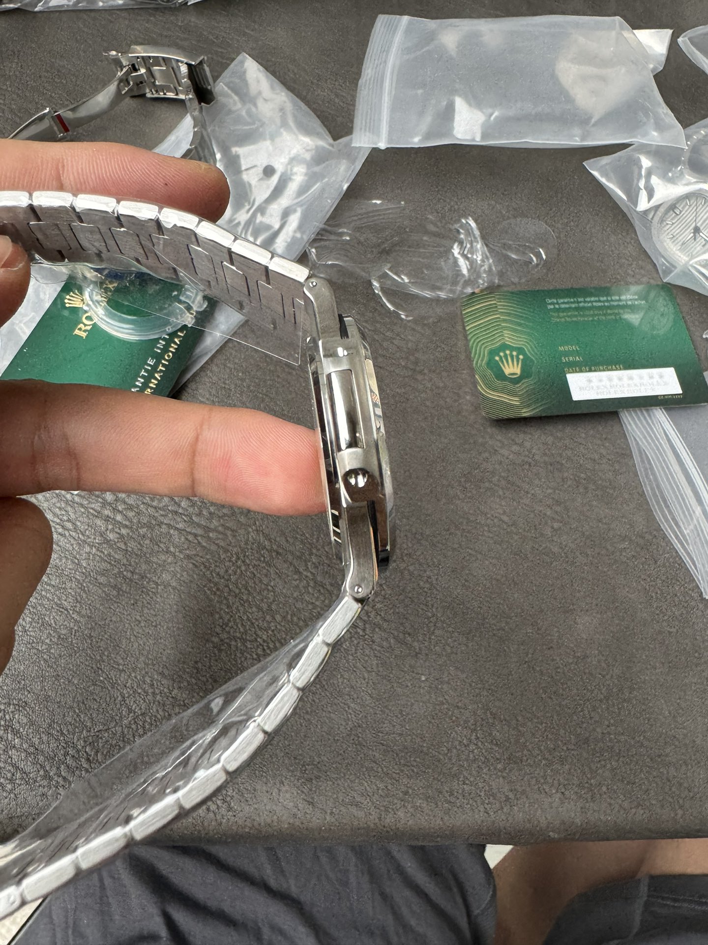 Super Clone 1:1 Patek Philippe Nautilus 5711/1A – White Dial / Stainless Steel Bracelet / Date Display