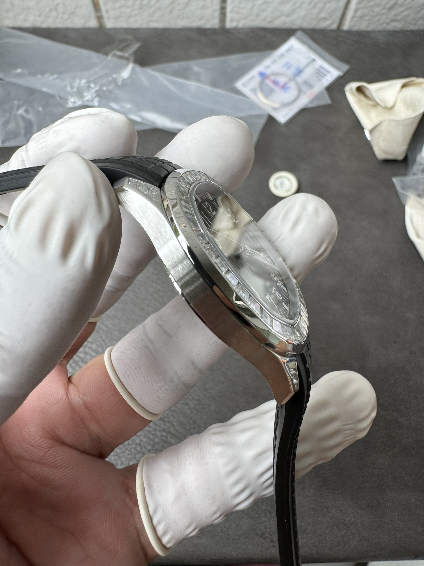 Super Clone 1:1 Patek Philippe Aquanaut Black Dial – Diamond Bezel / Black Rubber Strap / Date Display