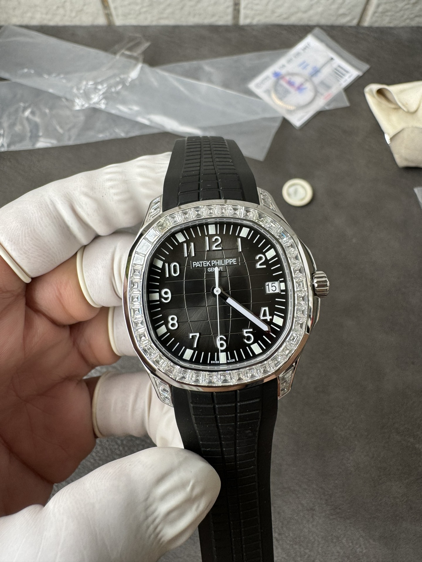 Super Clone 1:1 Patek Philippe Aquanaut Black Dial – Diamond Bezel / Black Rubber Strap / Date Display