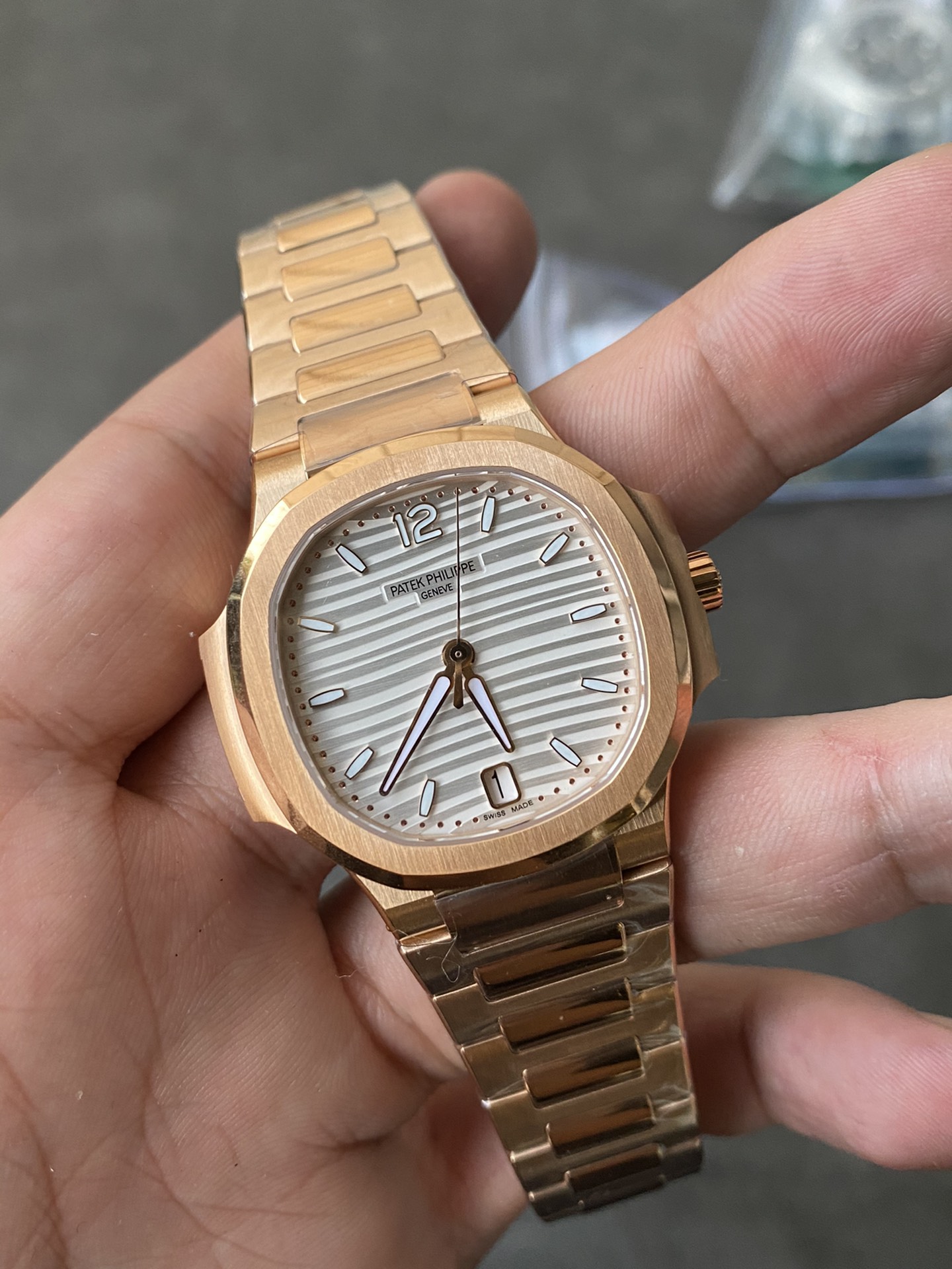 Super Clone 1:1 Patek Philippe Nautilus 7118/1R – Rose Gold / White Embossed Dial