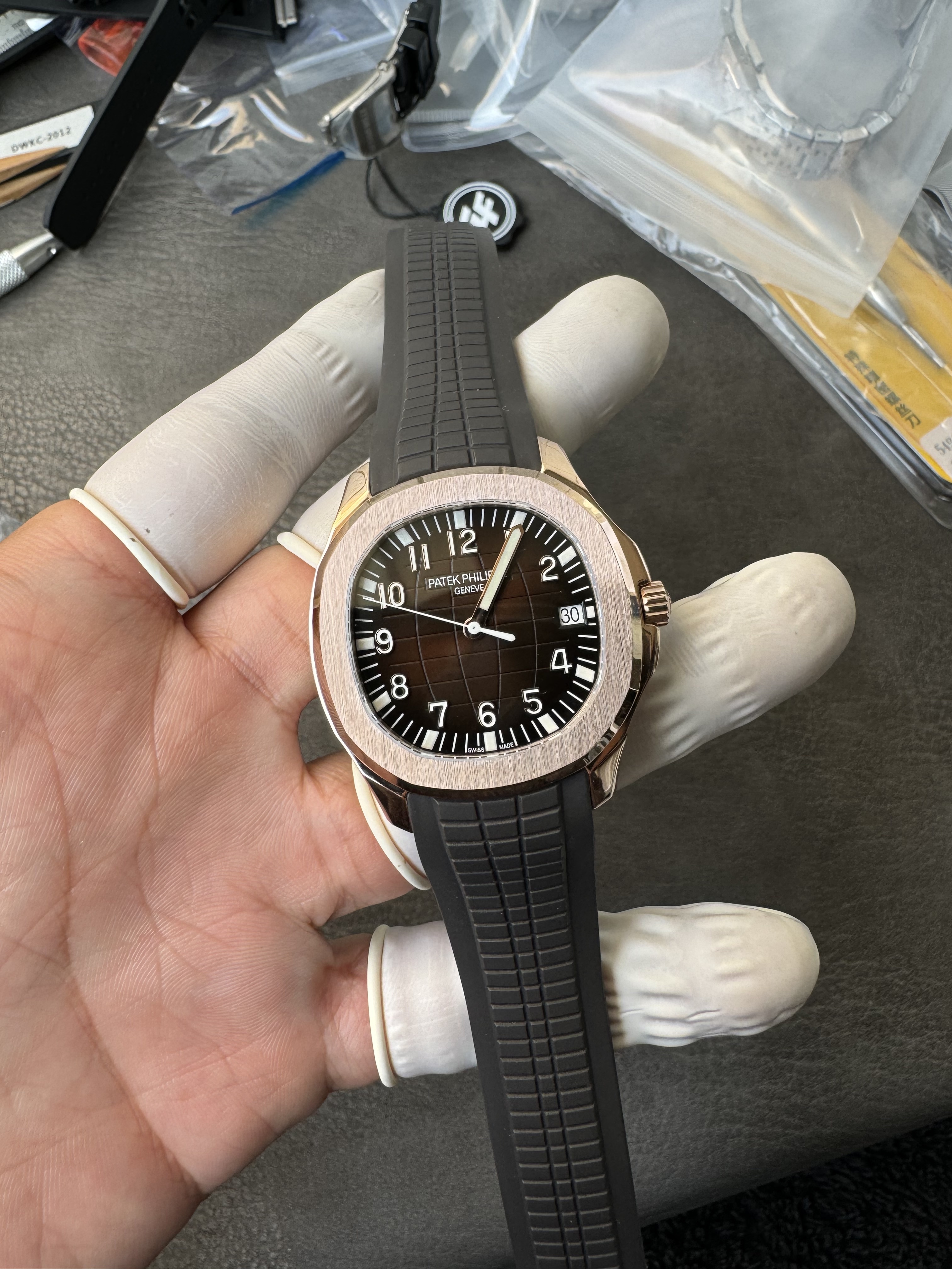 Super Clone 1:1 Patek Philippe Aquanaut 5167R – Rose Gold Case / Black Dial / Rubber Strap