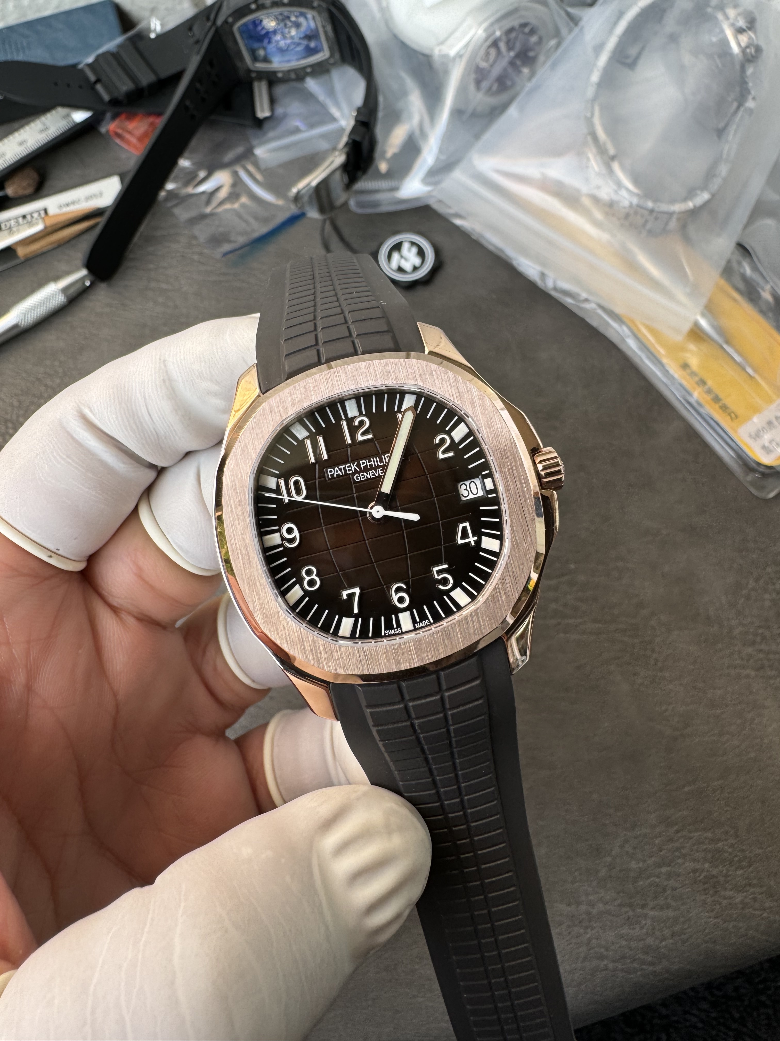 Super Clone 1:1 Patek Philippe Aquanaut 5167R – Rose Gold Case / Black Dial / Rubber Strap