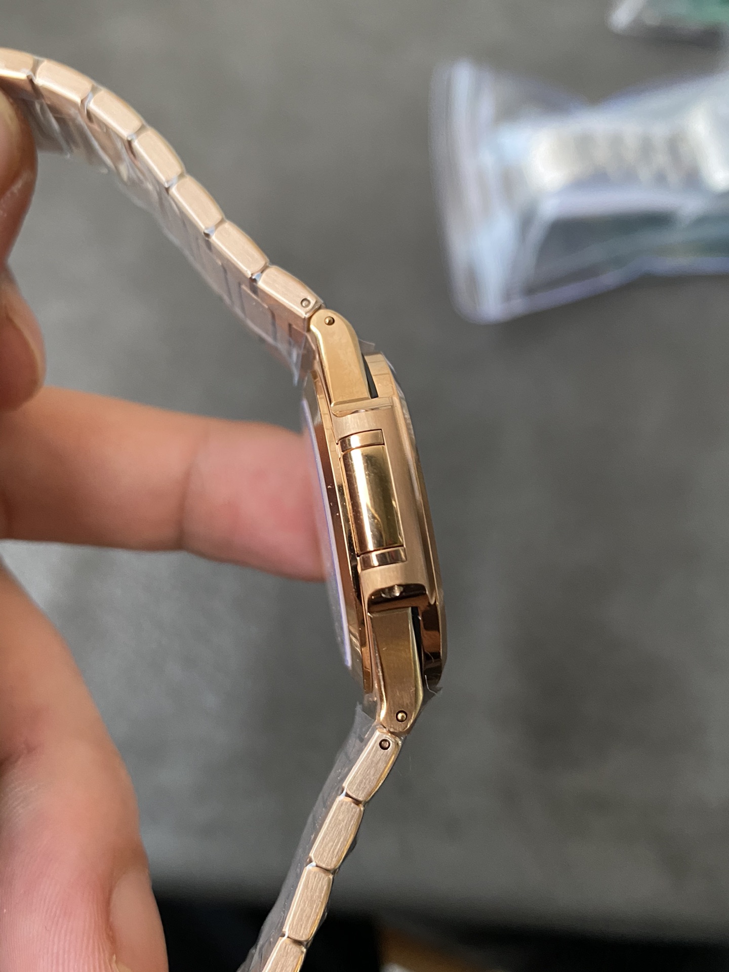 Super Clone 1:1 Patek Philippe Nautilus 7118/1R – Rose Gold / White Embossed Dial