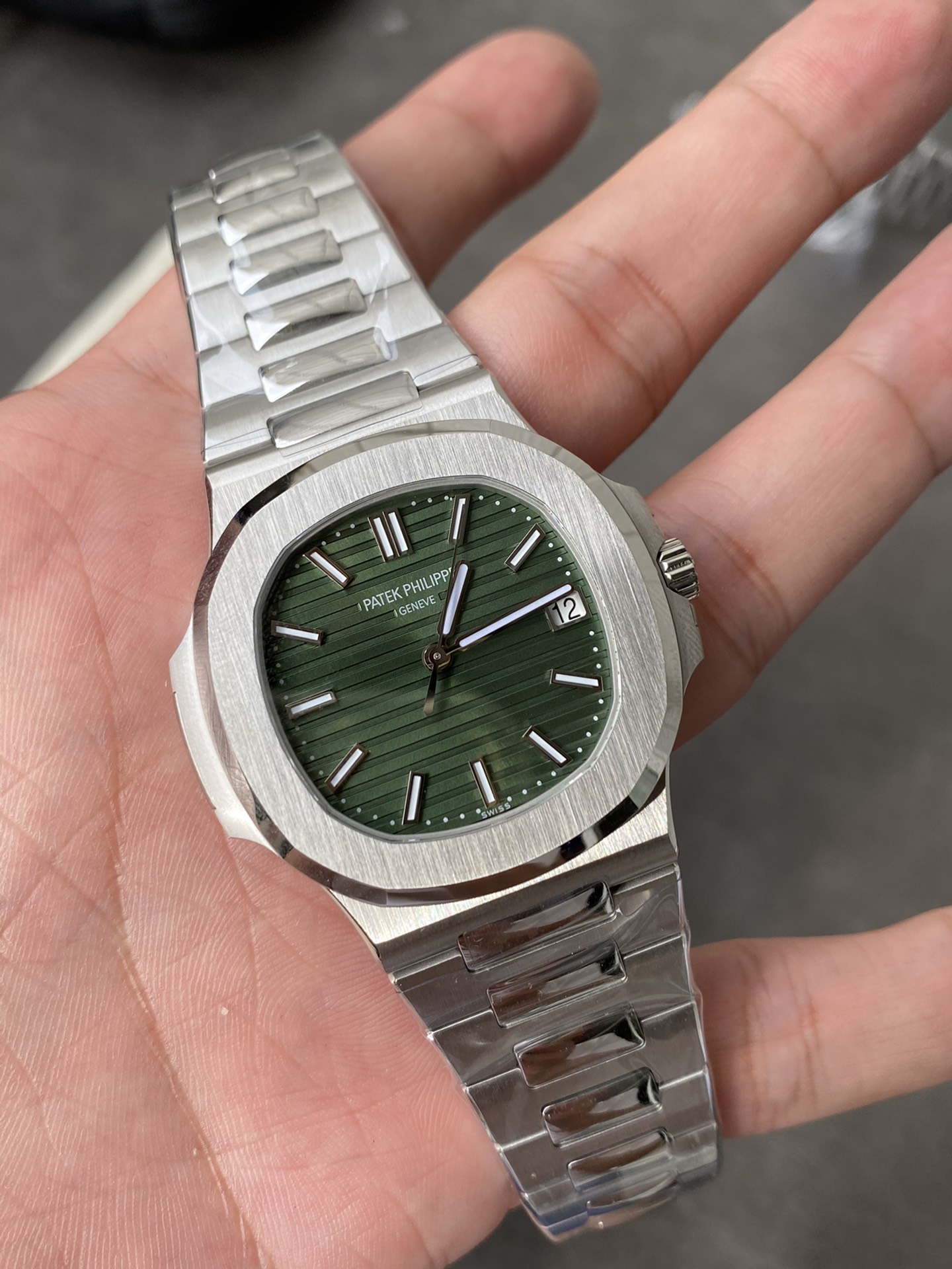 Super Clone 1:1 Patek Philippe Nautilus 5711/1A – Green Dial / Full Stainless Steel