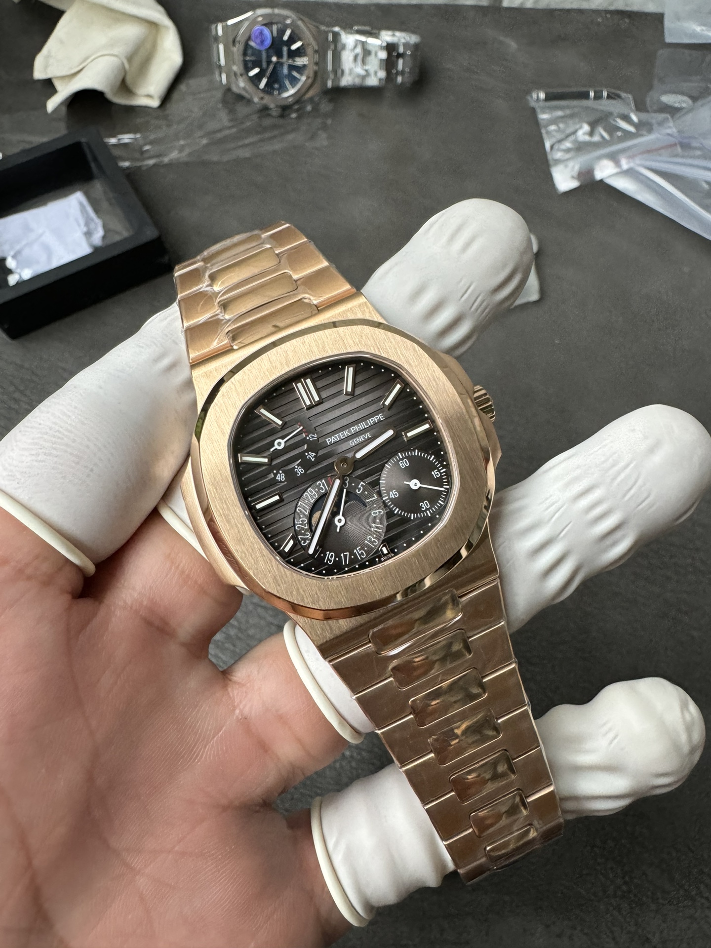 Super Clone 1:1 Patek Philippe Nautilus 5712R – Rose Gold / Black Textured Dial / Moonphase & Power Reserve Display / Upgraded Double Push Button Clasp