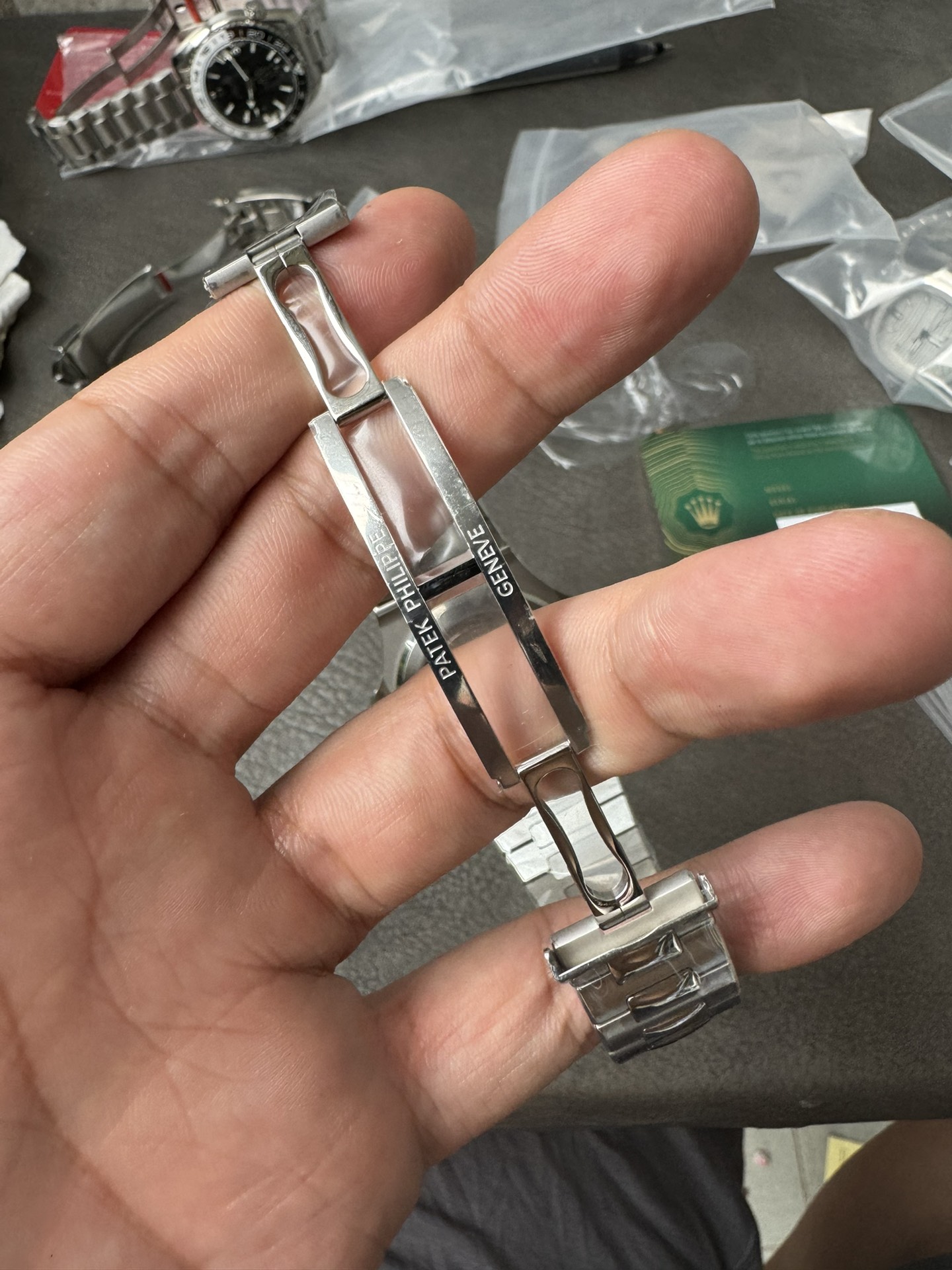 Super Clone 1:1 Patek Philippe Nautilus 5711/1A – White Dial / Stainless Steel Bracelet / Date Display