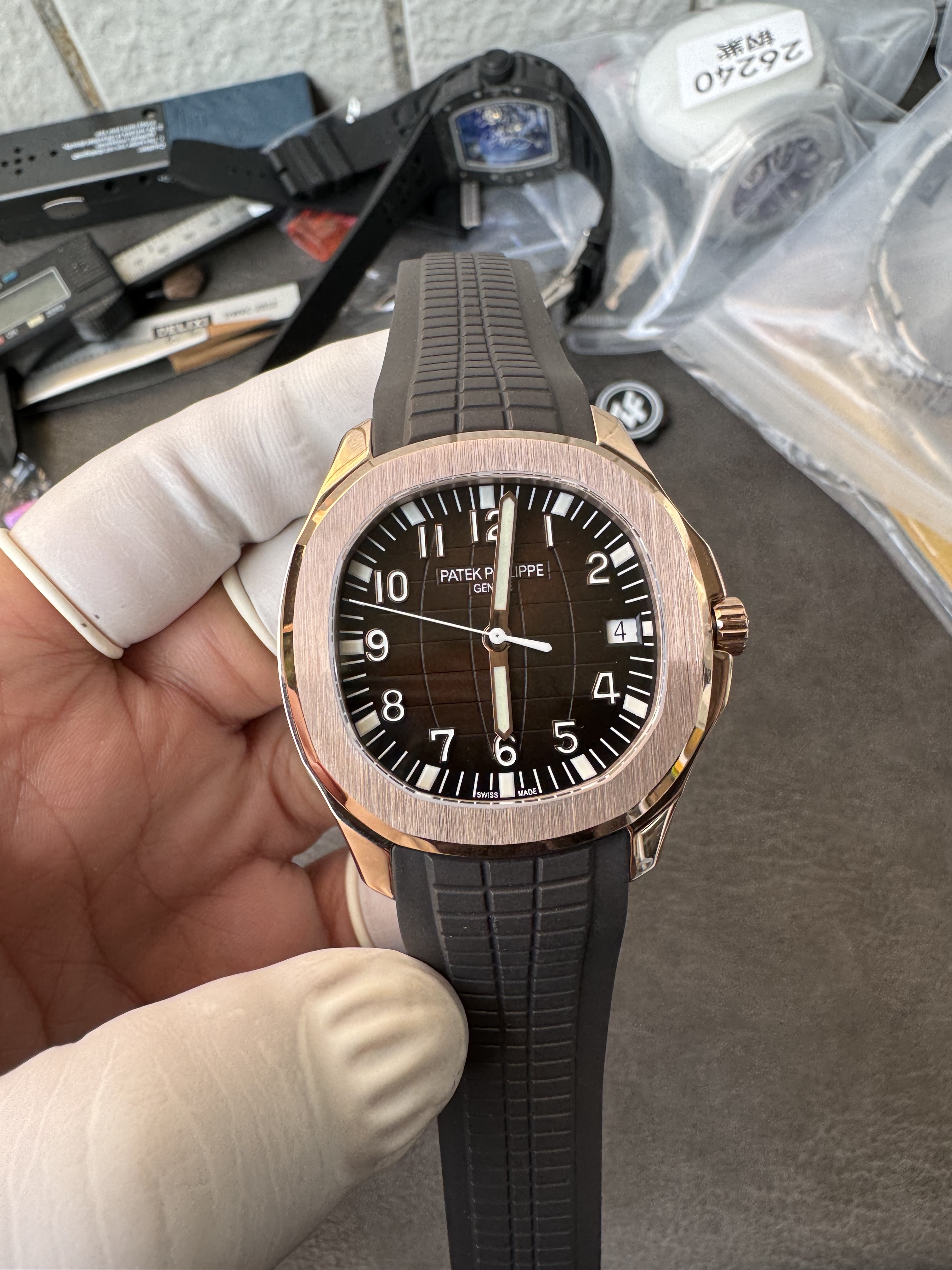 Super Clone 1:1 Patek Philippe Aquanaut 5167R – Rose Gold Case / Black Dial / Rubber Strap