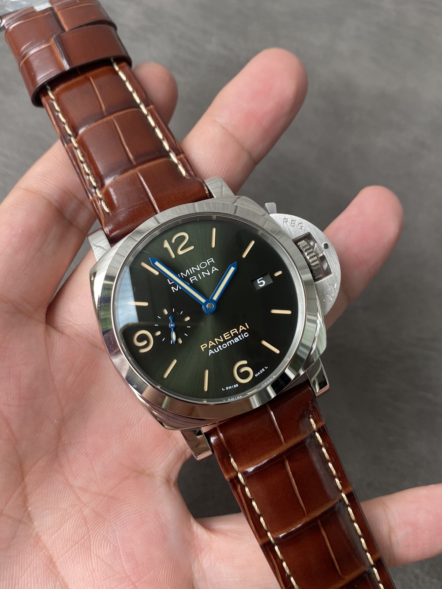 Super Clone 1:1 Panerai Luminor Marina PAM01116 – Green Dial / Polished Steel / Blue Hands / Brown Crocodile Leather Strap / 44mm