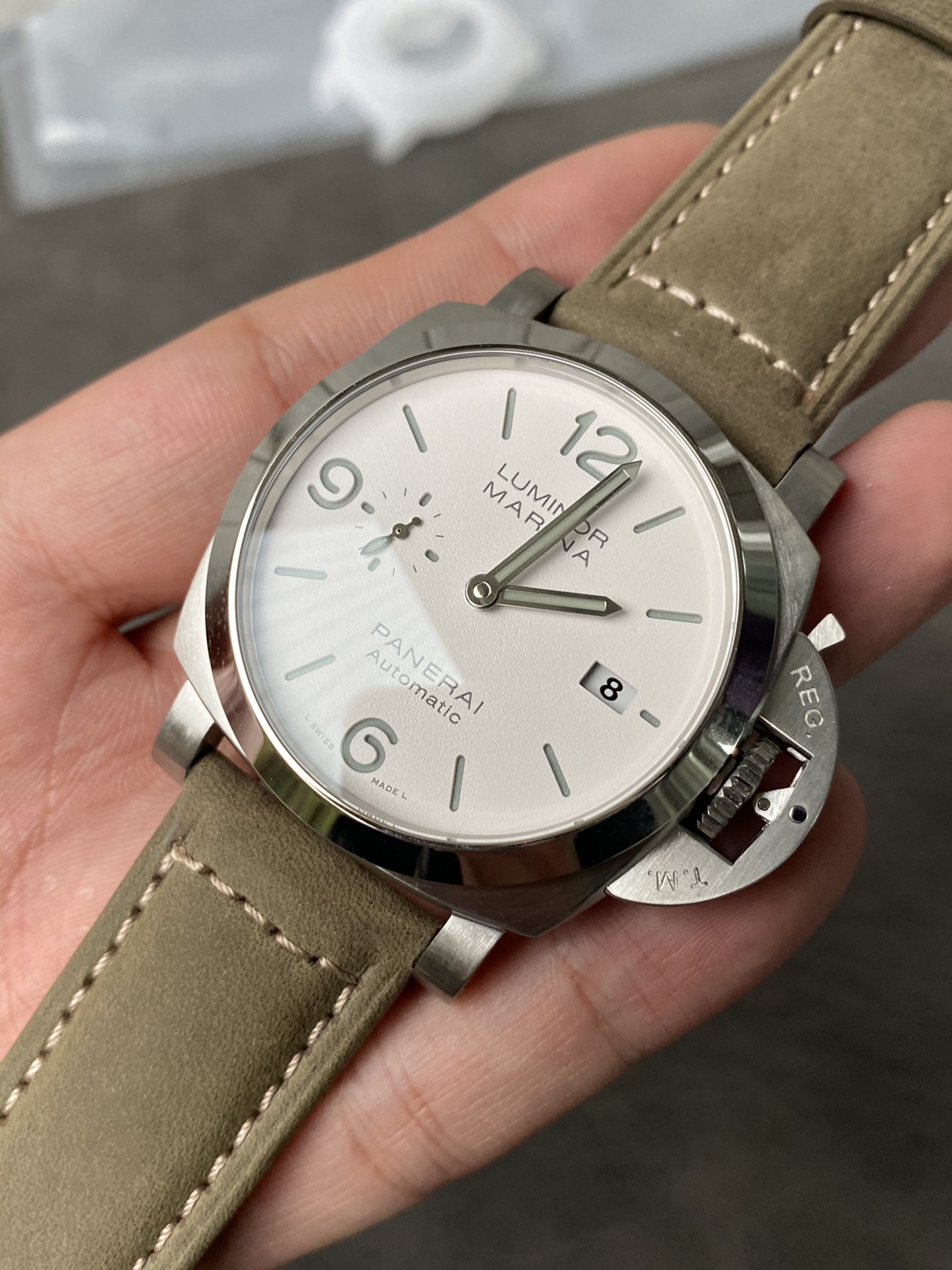 Super Clone 1:1 Panerai Luminor Marina PAM01314 – White Dial / Olive Green Strap / Stainless Steel