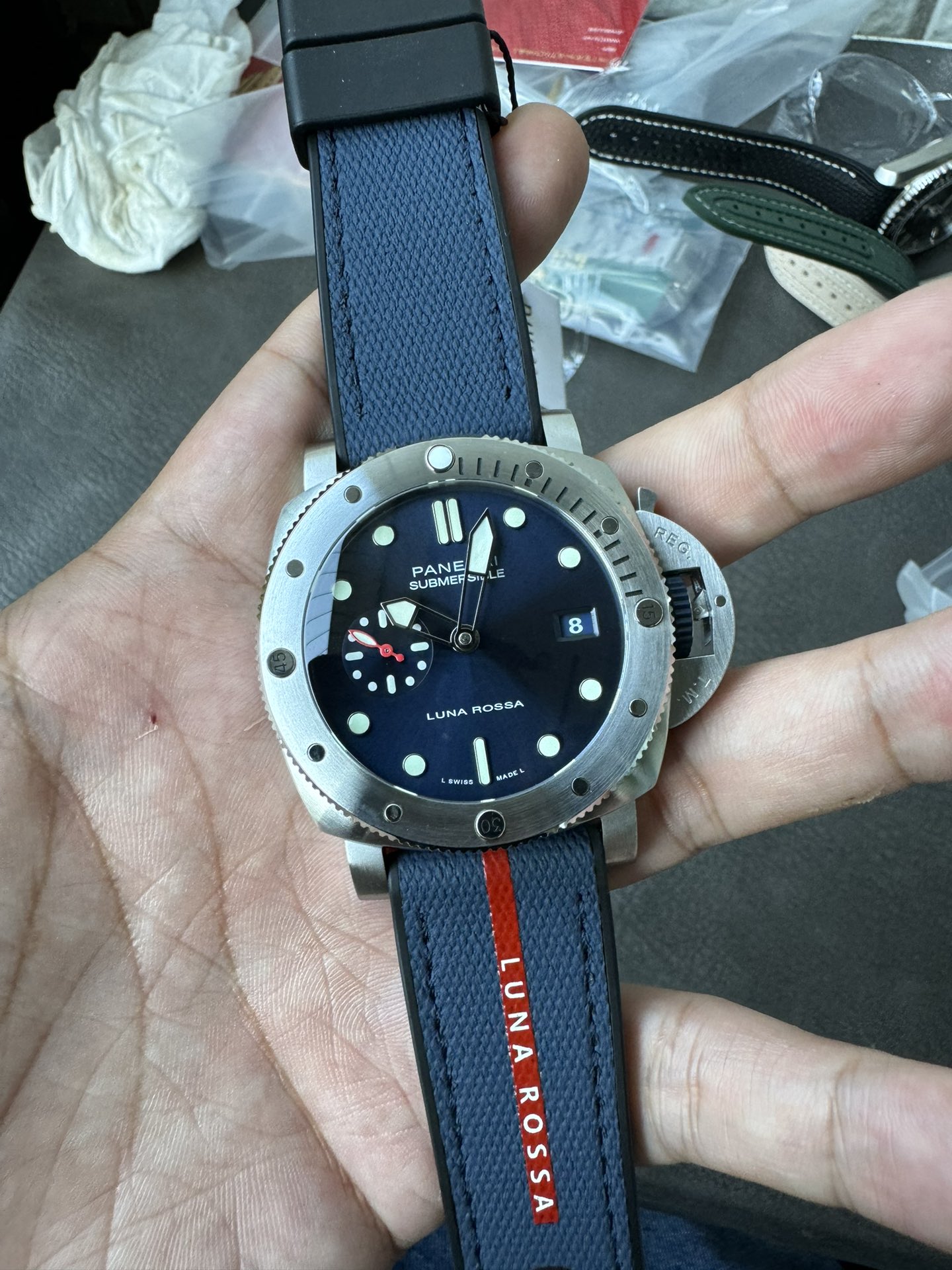 Super Clone 1:1 Panerai Submersible Luna Rossa PAM01391 – 44mm / Blue Dial / Titanium Case / Red Seconds Hand