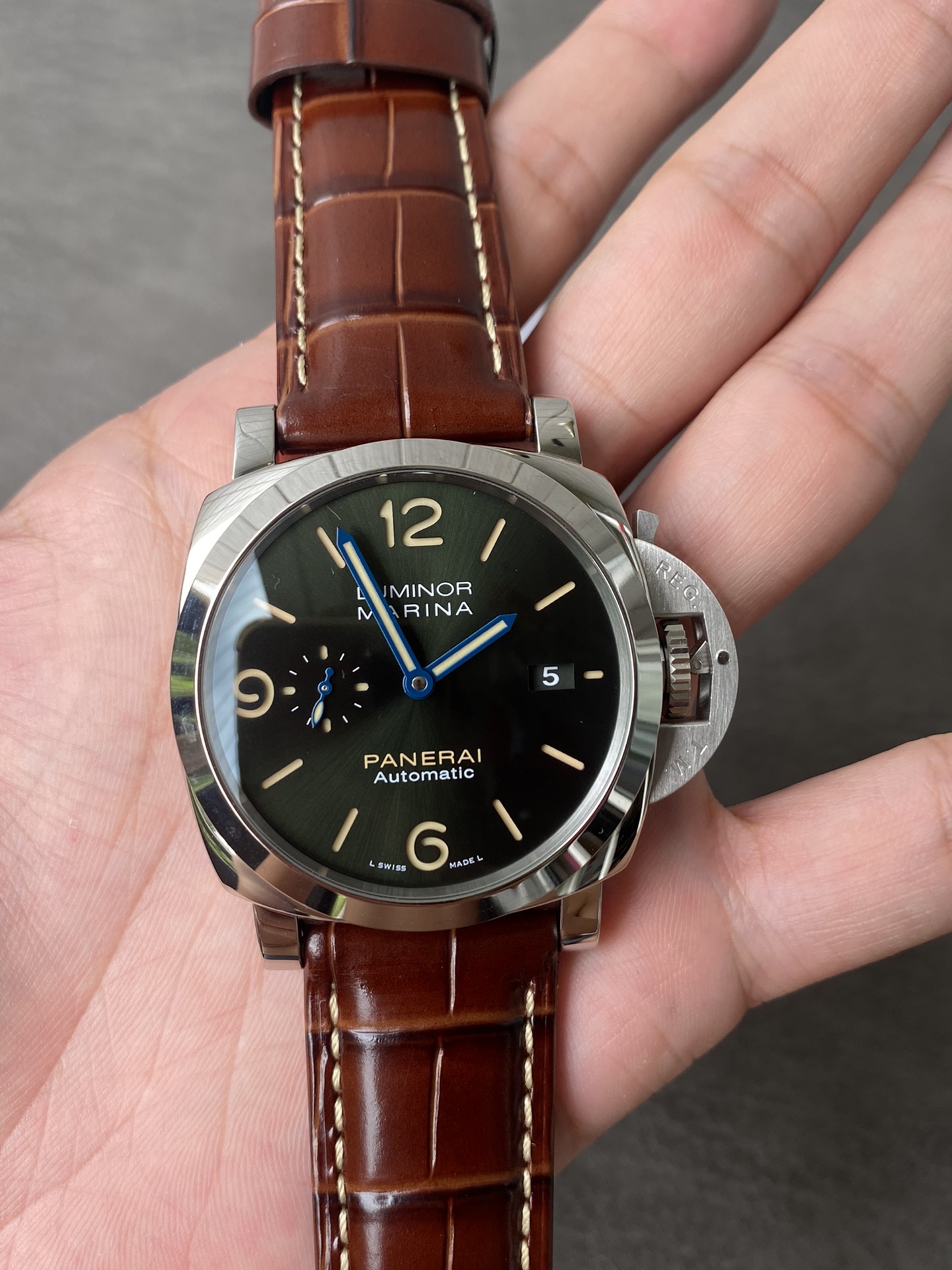 Super Clone 1:1 Panerai Luminor Marina PAM01116 – Green Dial / Polished Steel / Blue Hands / Brown Crocodile Leather Strap / 44mm