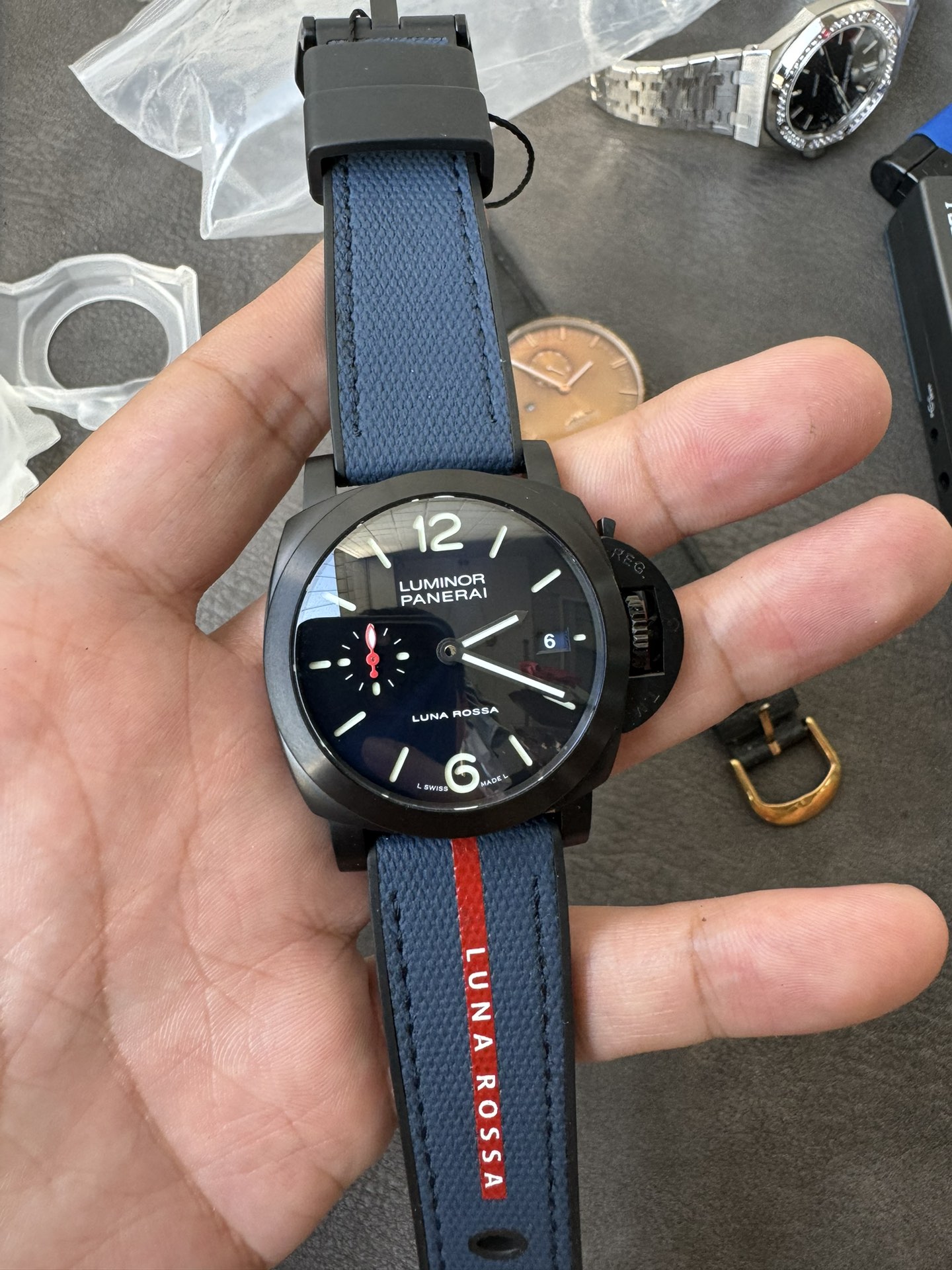 Super Clone 1:1 Panerai Luminor Luna Rossa PAM01408 – Black Dial / 44mm / Blue & Red Fabric Strap
